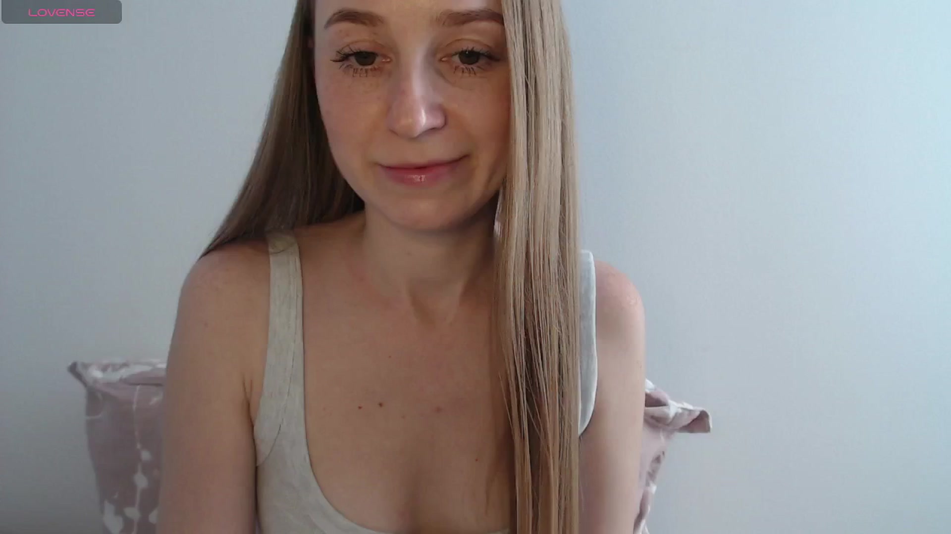 Gallery image thumbnail from PetitAnge_'s myfreecams stream on, 01/02/2026, 18:47 image 9 of 20