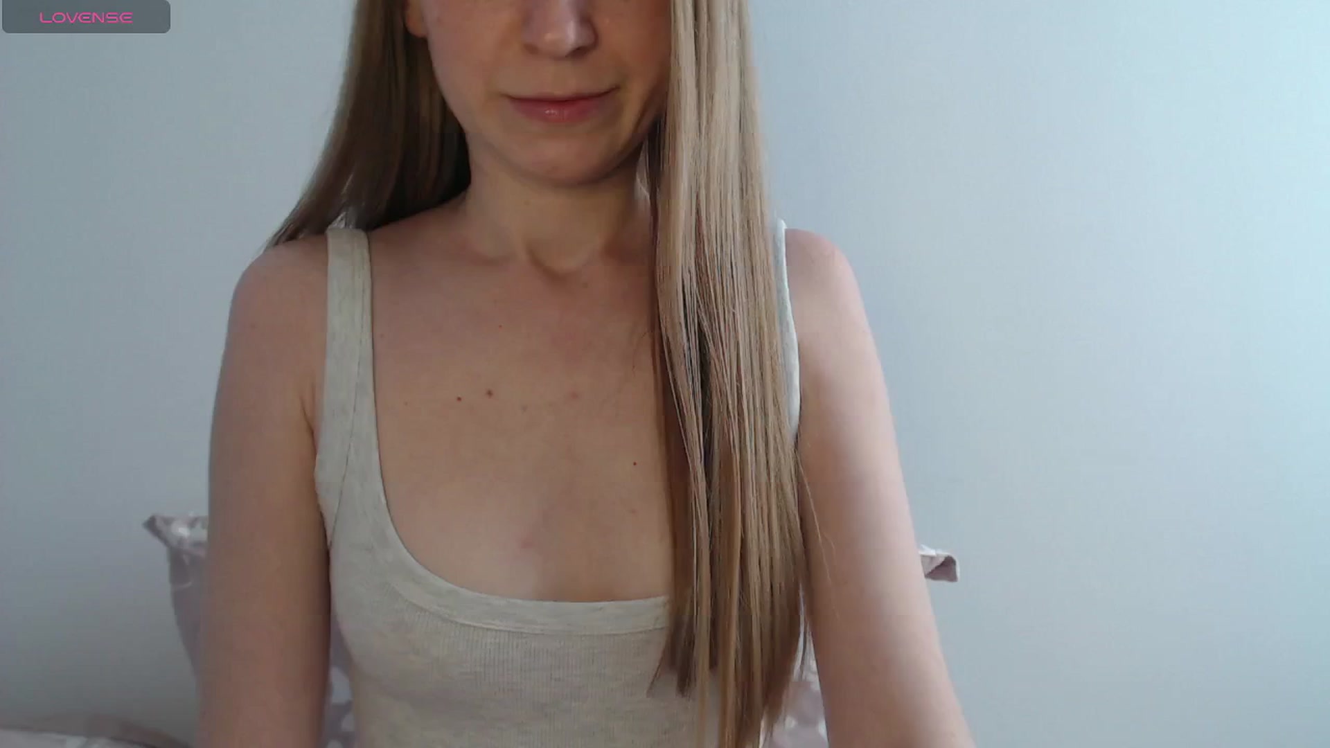 Gallery image thumbnail from PetitAnge_'s myfreecams stream on, 01/02/2026, 18:47 image 11 of 20