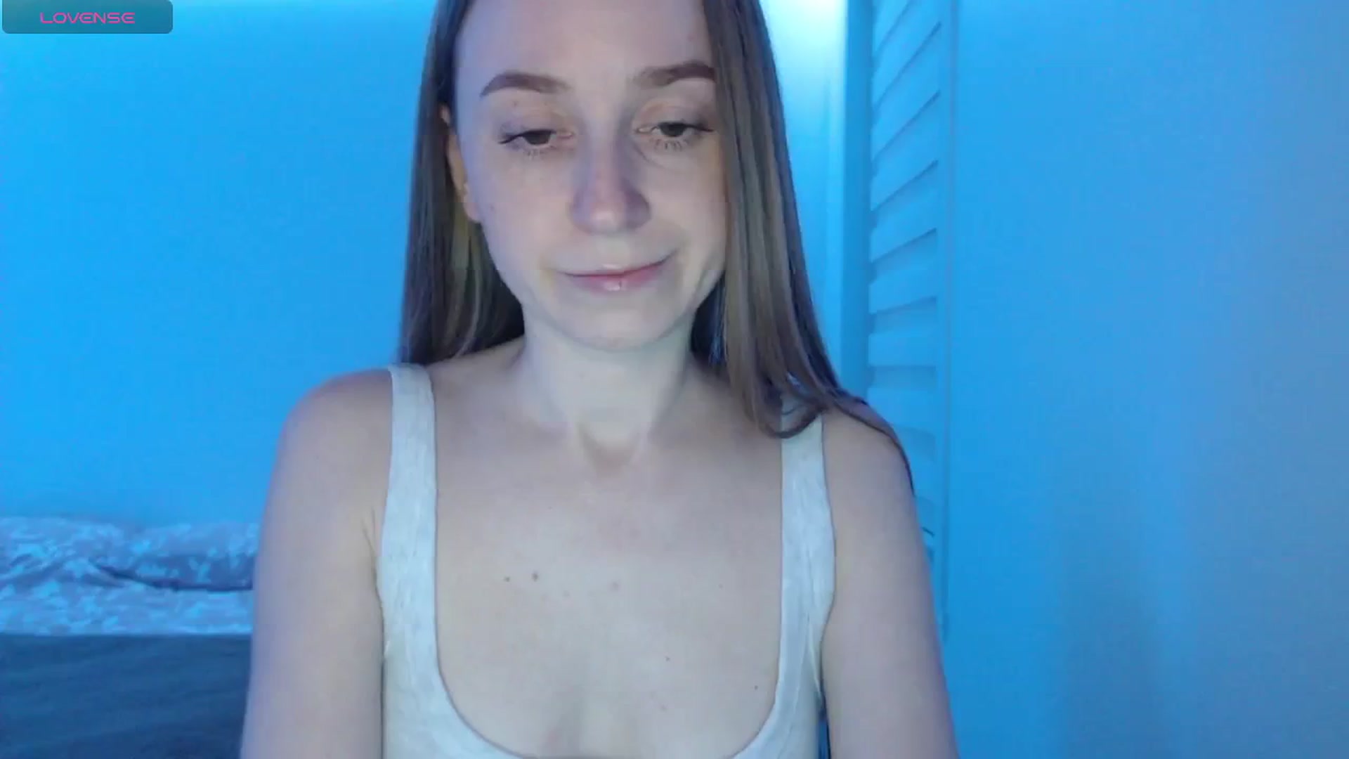 Gallery image thumbnail from PetitAnge_'s myfreecams stream on, 01/02/2026, 23:59 image 3 of 20