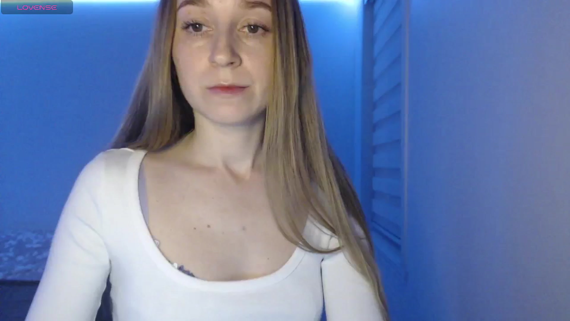 Gallery image thumbnail from PetitAnge_'s myfreecams stream on, 01/05/2026, 01:03 image 15 of 20
