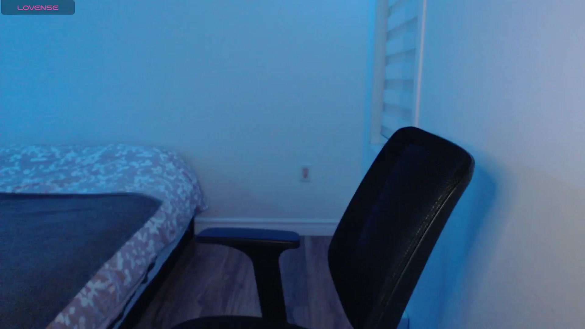 Gallery image thumbnail from PetitAnge_'s myfreecams stream on, 01/05/2026, 01:03 image 8 of 20