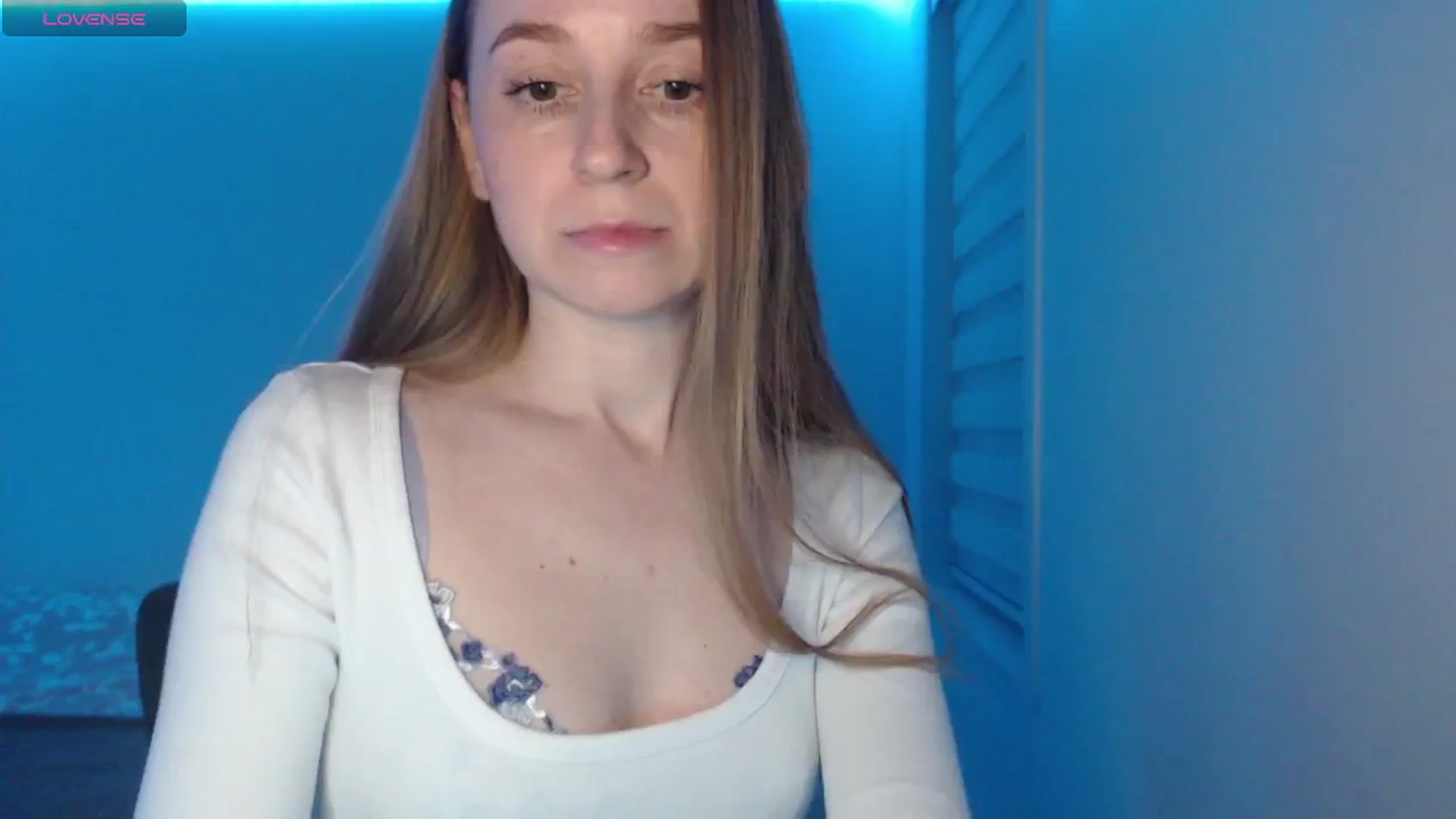 Gallery image thumbnail from PetitAnge_'s myfreecams stream on, 01/05/2026, 01:03 image 18 of 20