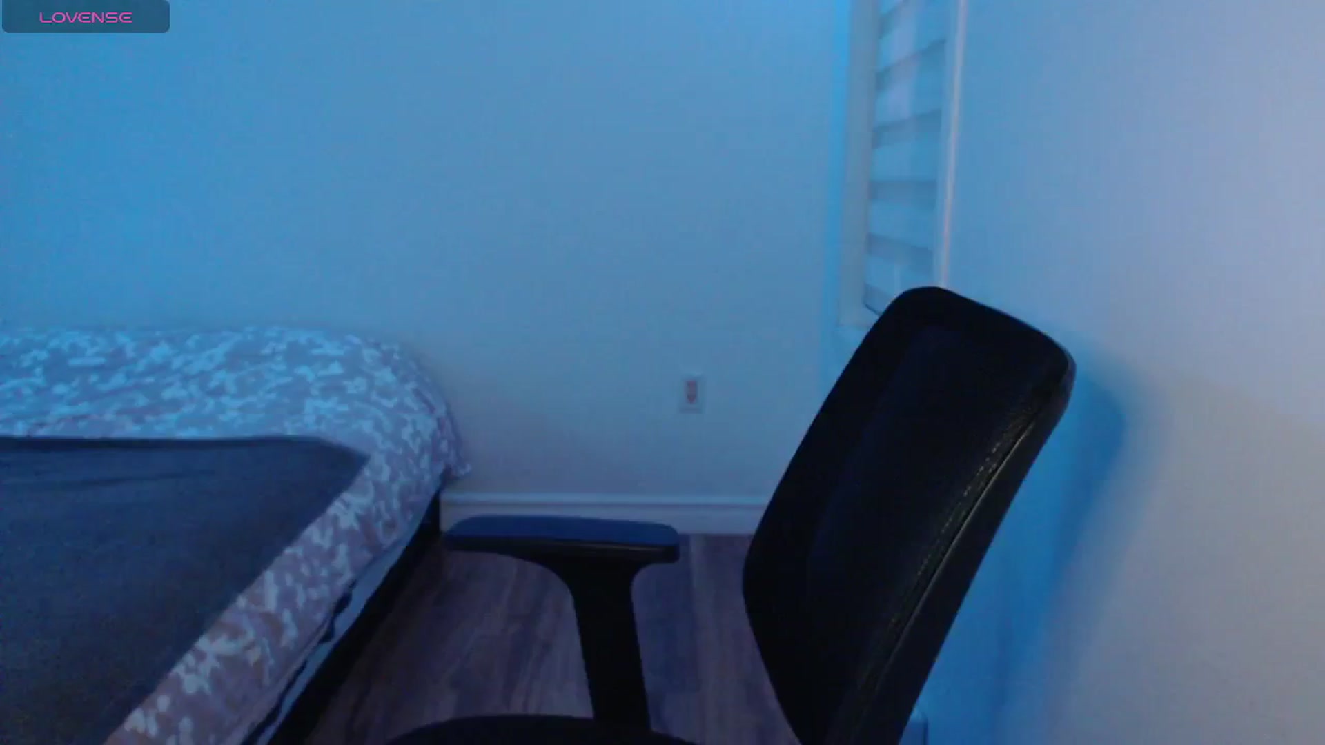 Gallery image thumbnail from PetitAnge_'s myfreecams stream on, 01/05/2026, 01:03 image 9 of 20