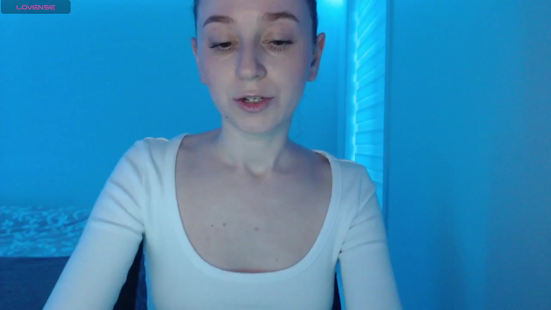 Gallery image thumbnail from PetitAnge_'s myfreecams stream on, 01/10/2026, 21:39 image 5 of 20