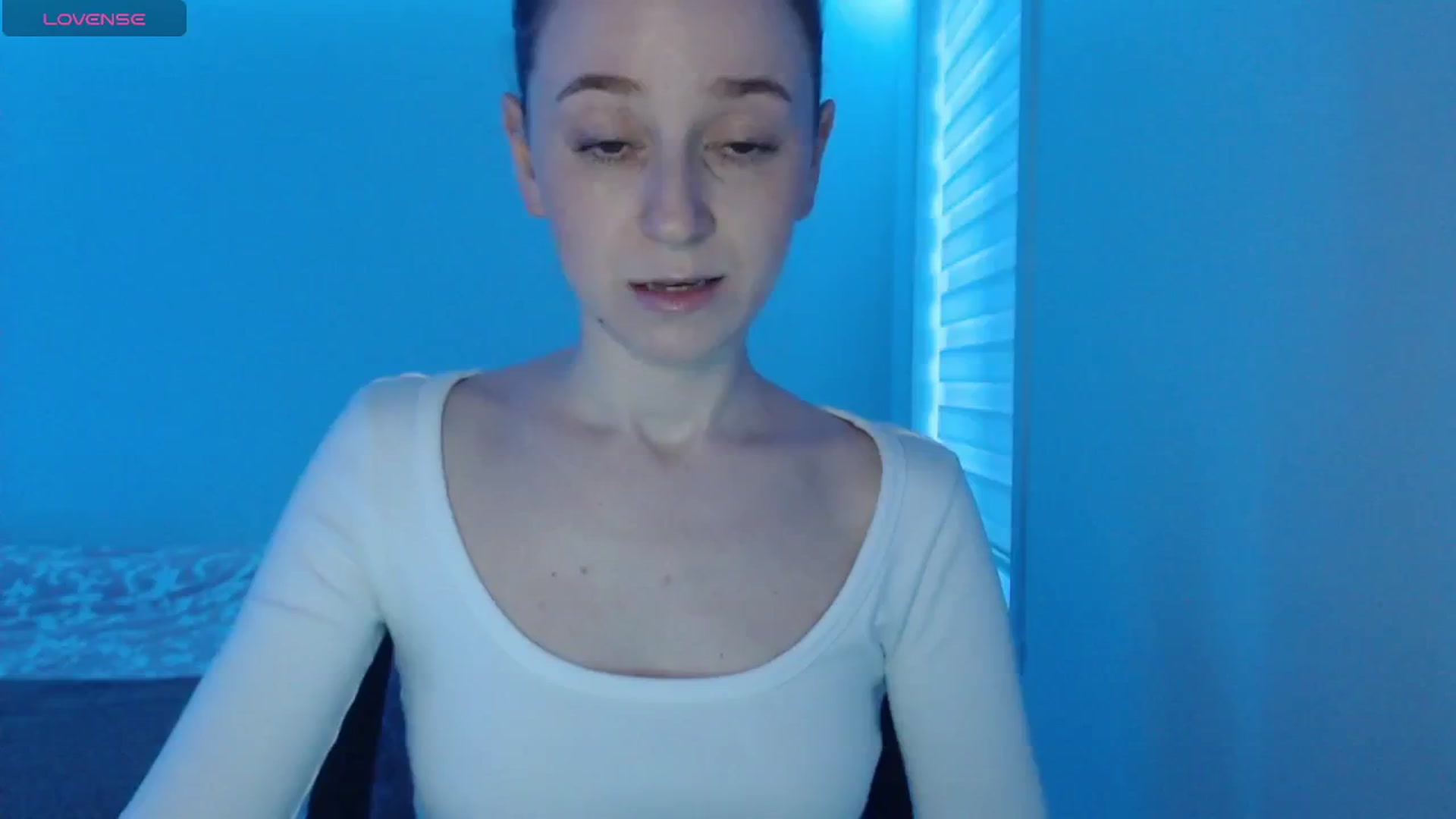 Gallery image thumbnail from PetitAnge_'s myfreecams stream on, 01/10/2026, 21:39 image 1 of 20
