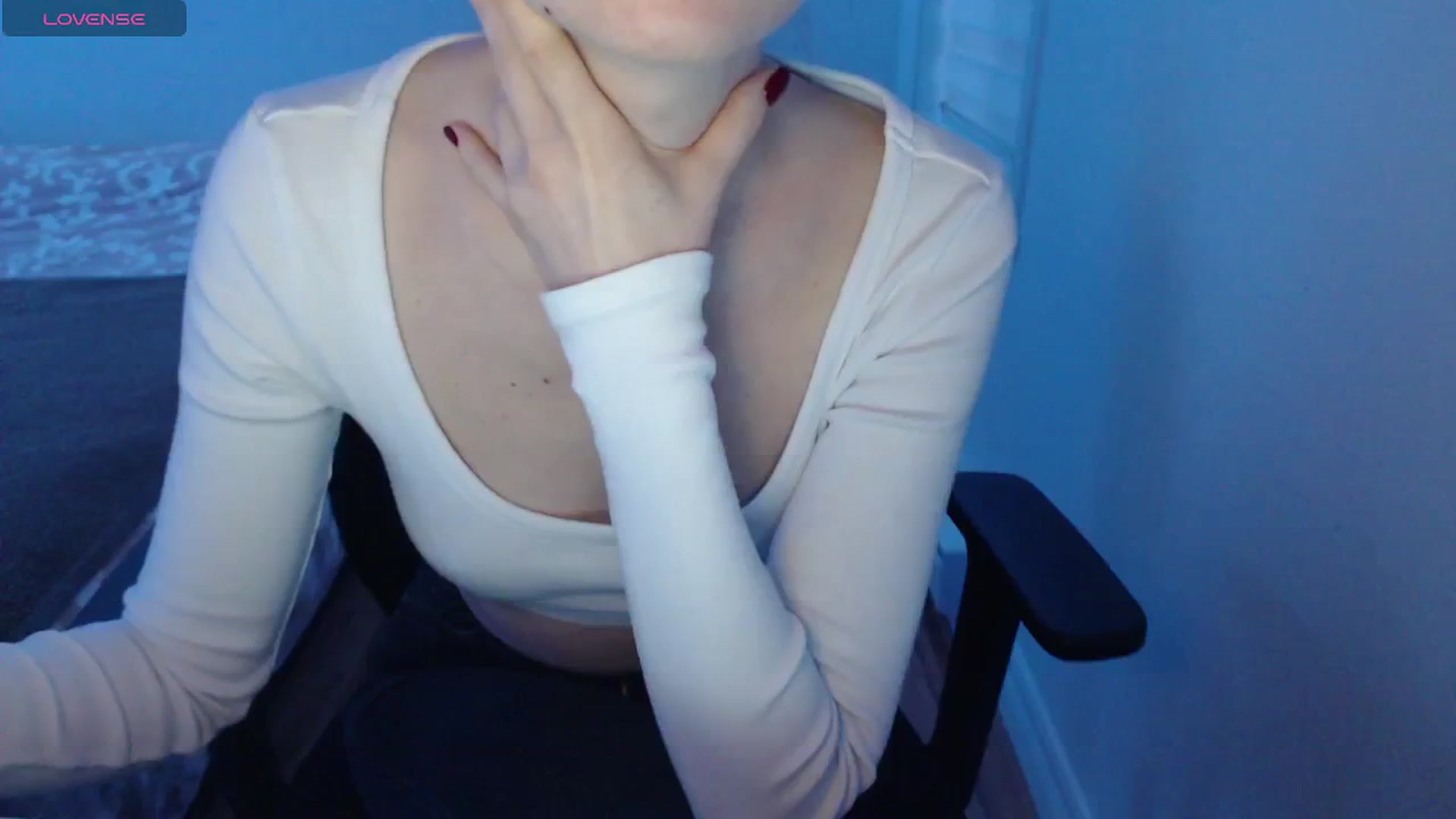Gallery image thumbnail from PetitAnge_'s myfreecams stream on, 01/10/2026, 21:39 image 19 of 20