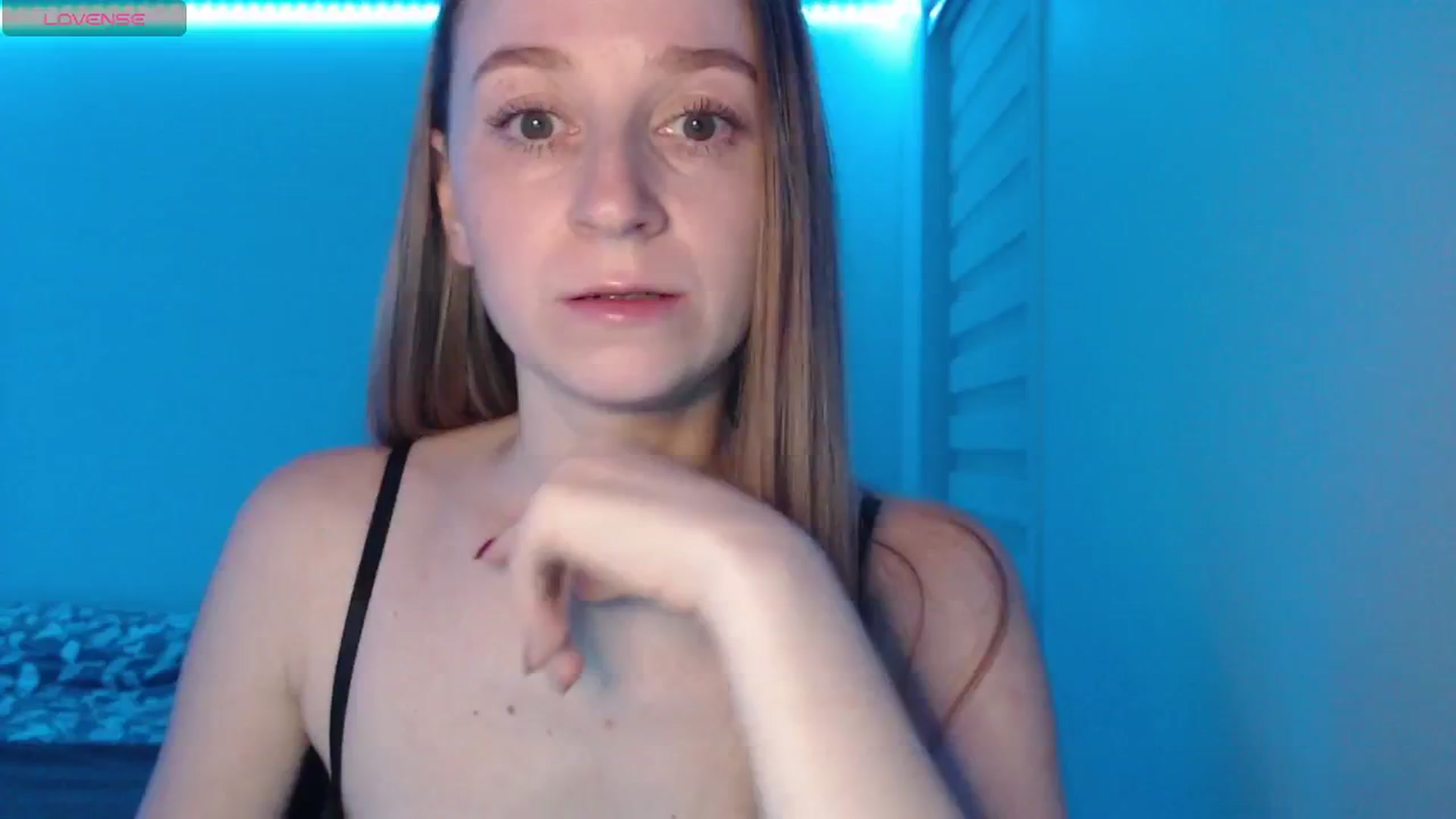 Gallery image thumbnail from PetitAnge_'s myfreecams stream on, 01/18/2026, 24:47 image 8 of 20