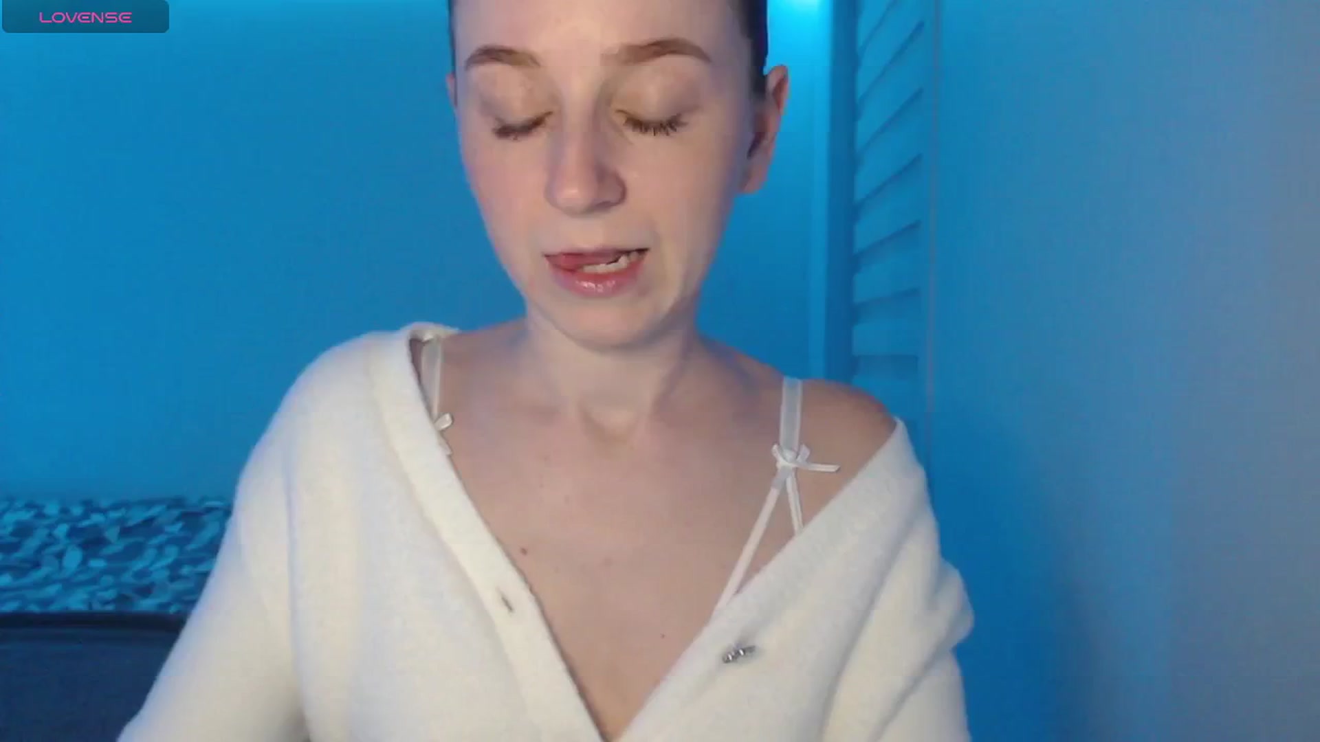 Gallery image thumbnail from PetitAnge_'s myfreecams stream on, 01/27/2026, 04:52 image 3 of 20