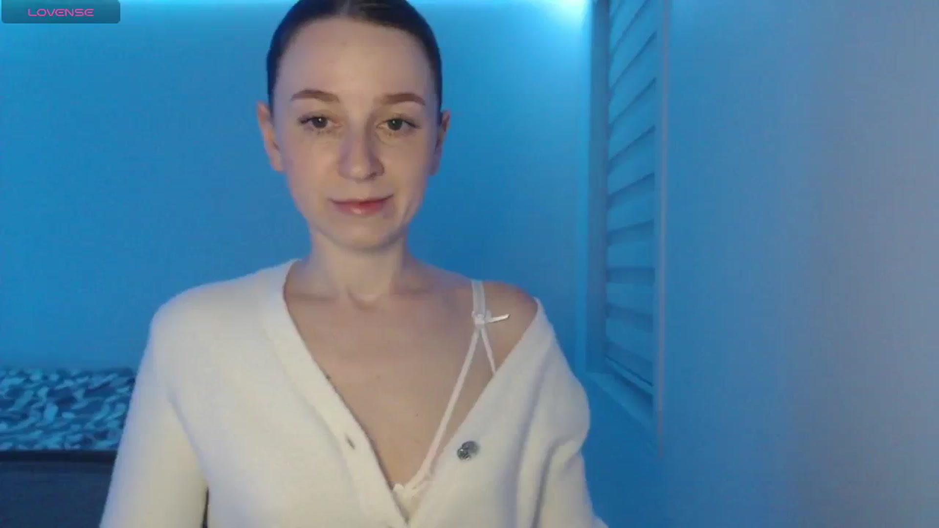 Gallery image thumbnail from PetitAnge_'s myfreecams stream on, 01/27/2026, 04:52 image 13 of 20