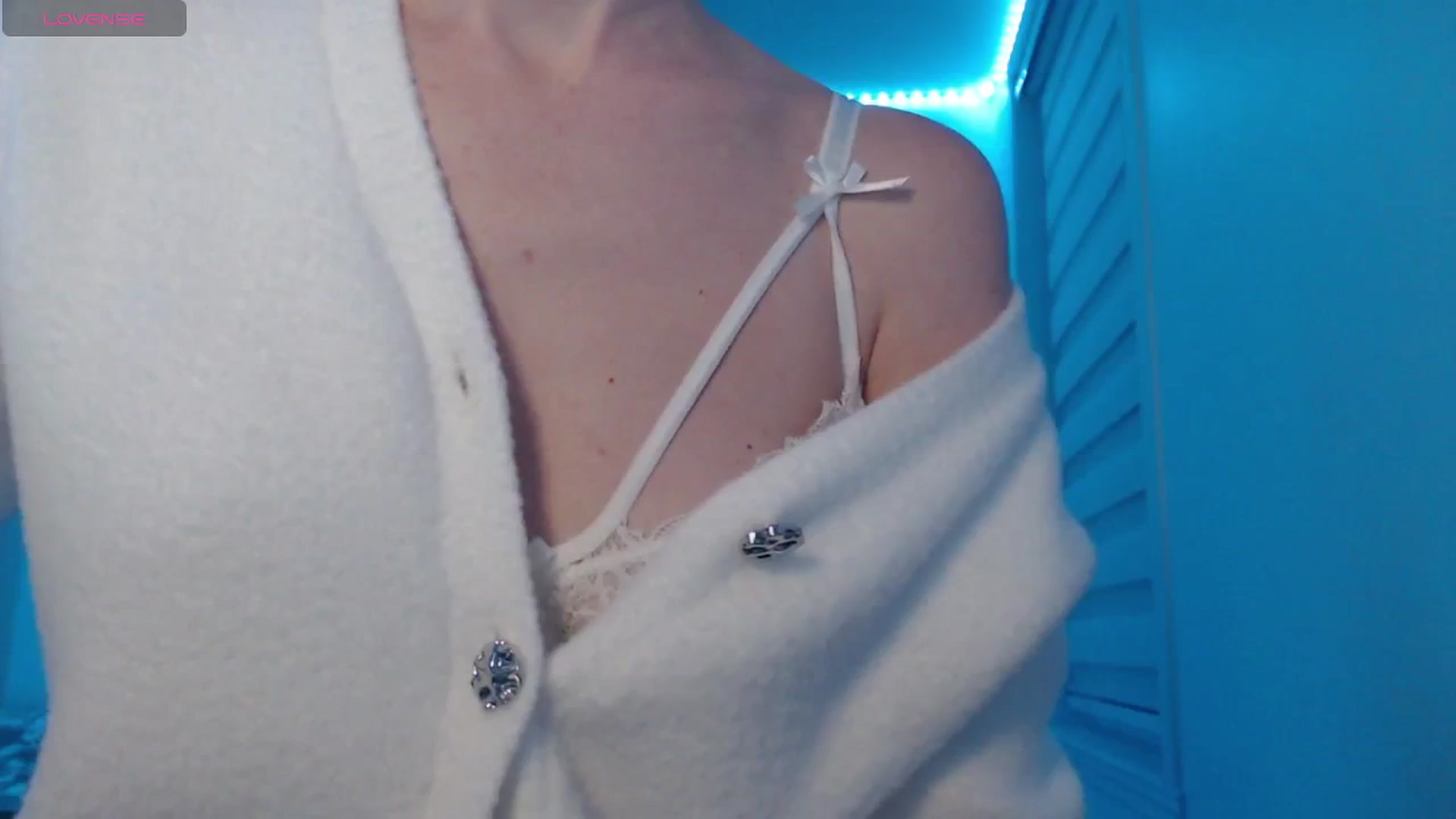 Gallery image thumbnail from PetitAnge_'s myfreecams stream on, 01/27/2026, 04:52 image 17 of 20