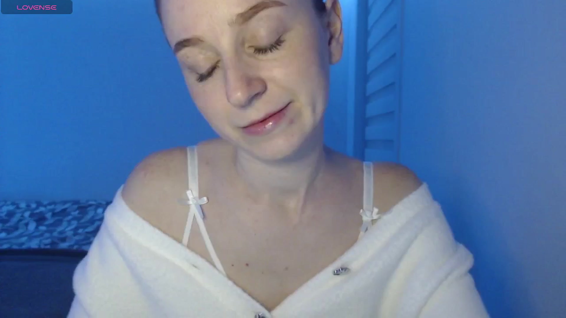 Gallery image thumbnail from PetitAnge_'s myfreecams stream on, 01/27/2026, 04:52 image 9 of 20