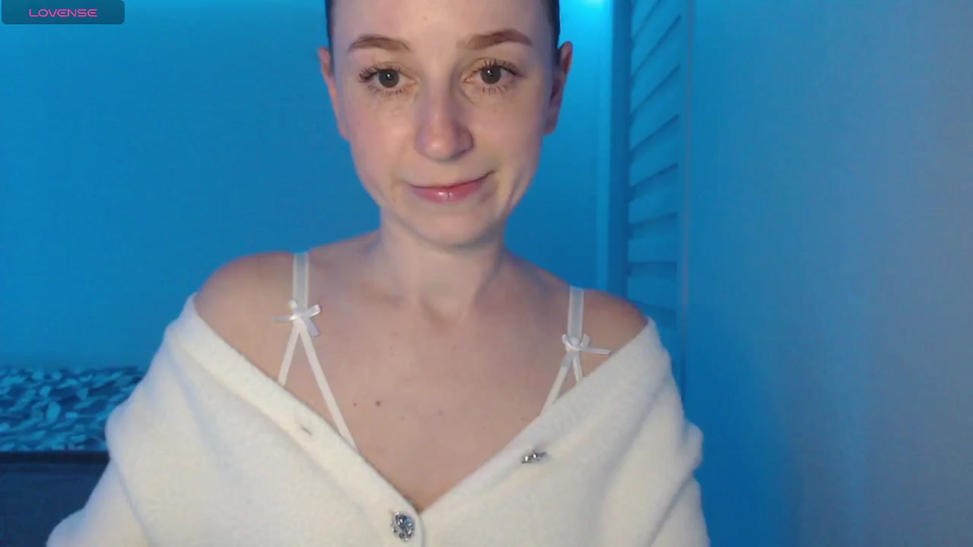 Gallery image thumbnail from PetitAnge_'s myfreecams stream on, 01/27/2026, 04:52 image 1 of 20