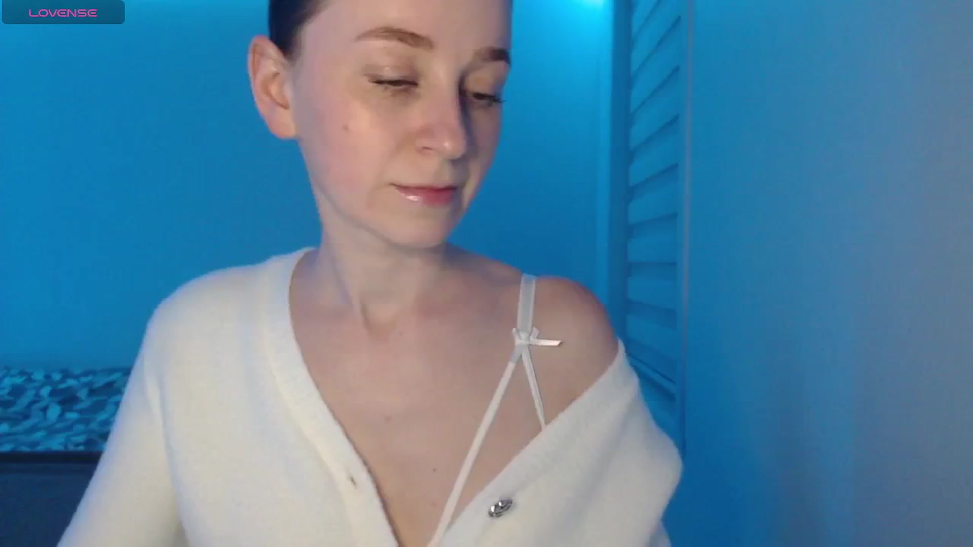 Gallery image thumbnail from PetitAnge_'s myfreecams stream on, 01/27/2026, 04:52 image 4 of 20