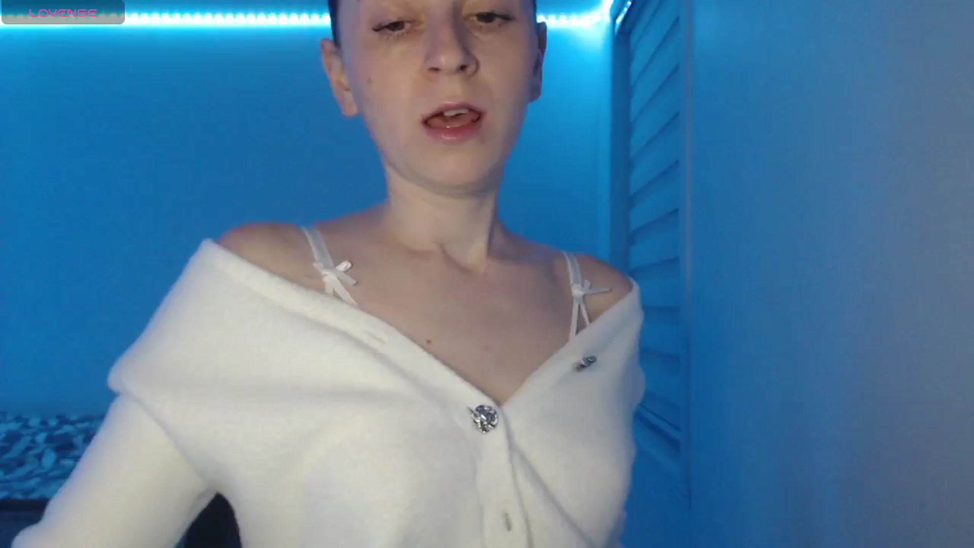 Gallery image thumbnail from PetitAnge_'s myfreecams stream on, 01/27/2026, 04:52 image 18 of 20