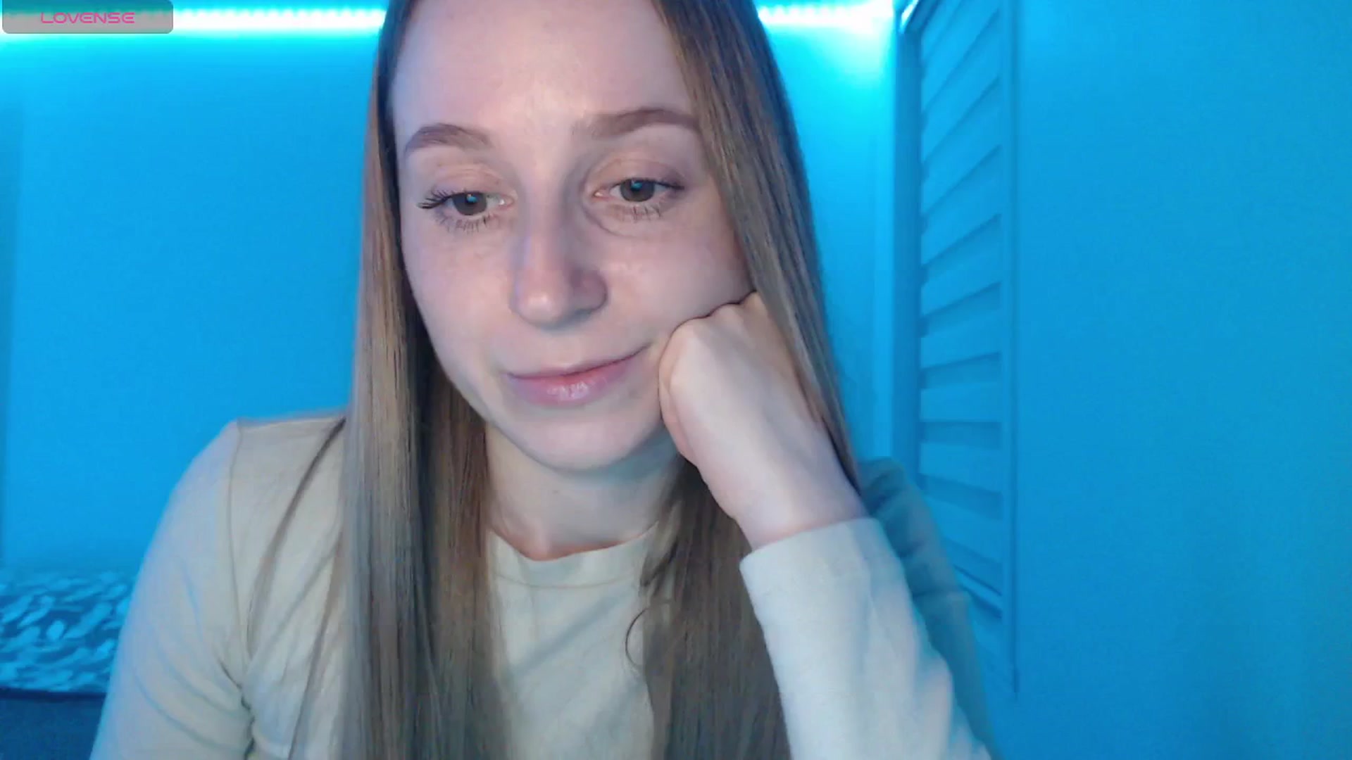 Gallery image thumbnail from PetitAnge_'s myfreecams stream on, 02/06/2026, 03:38 image 7 of 20
