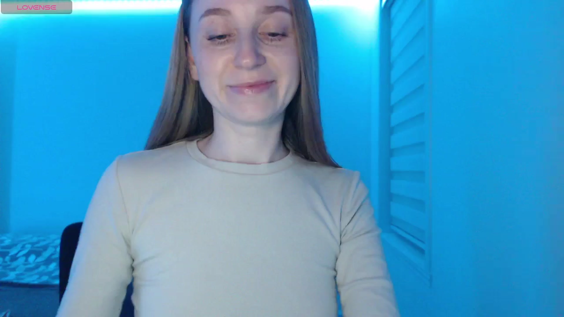 Gallery image thumbnail from PetitAnge_'s myfreecams stream on, 02/06/2026, 03:38 image 16 of 20