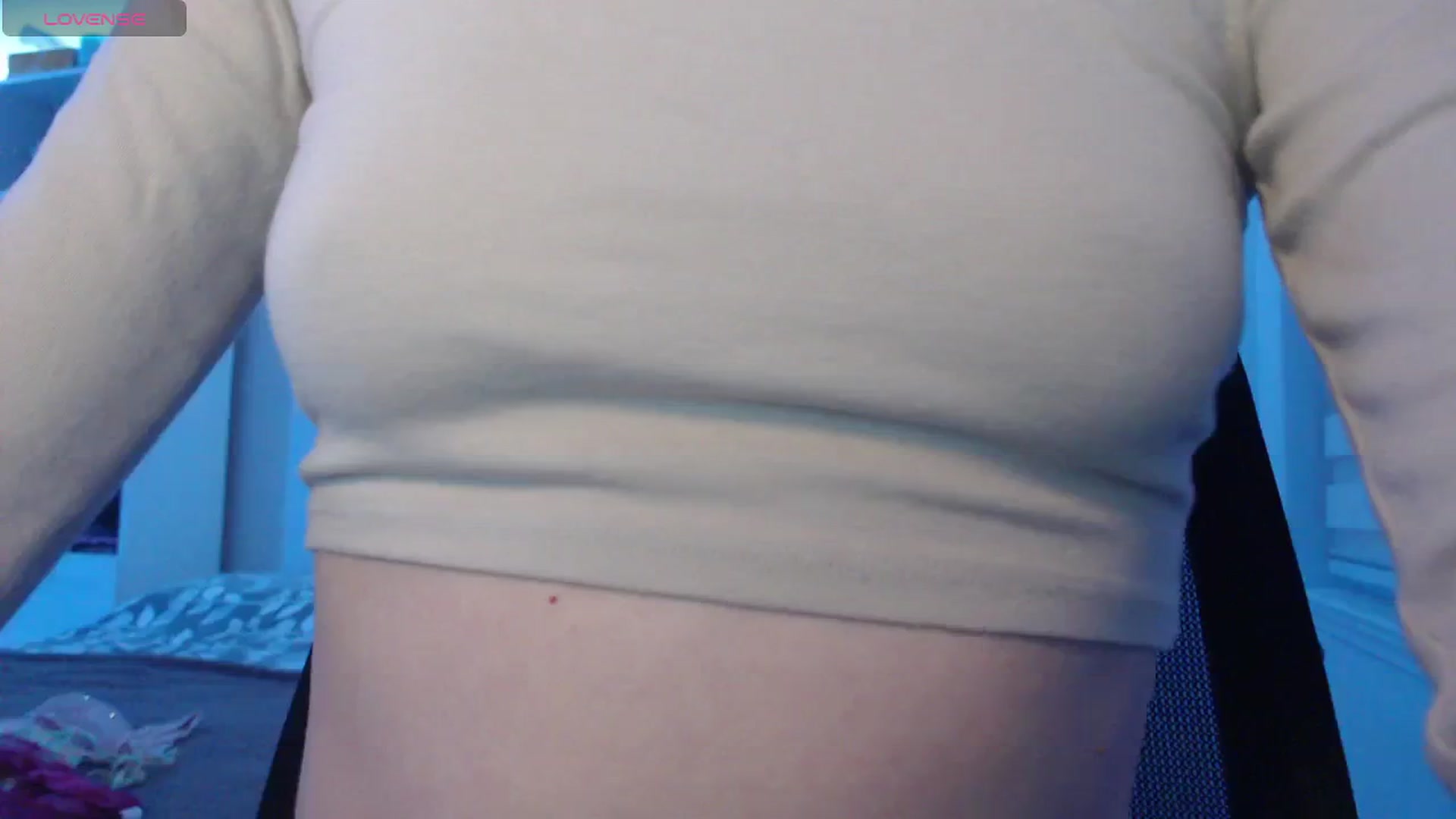 Gallery image thumbnail from PetitAnge_'s myfreecams stream on, 02/06/2026, 03:38 image 10 of 20