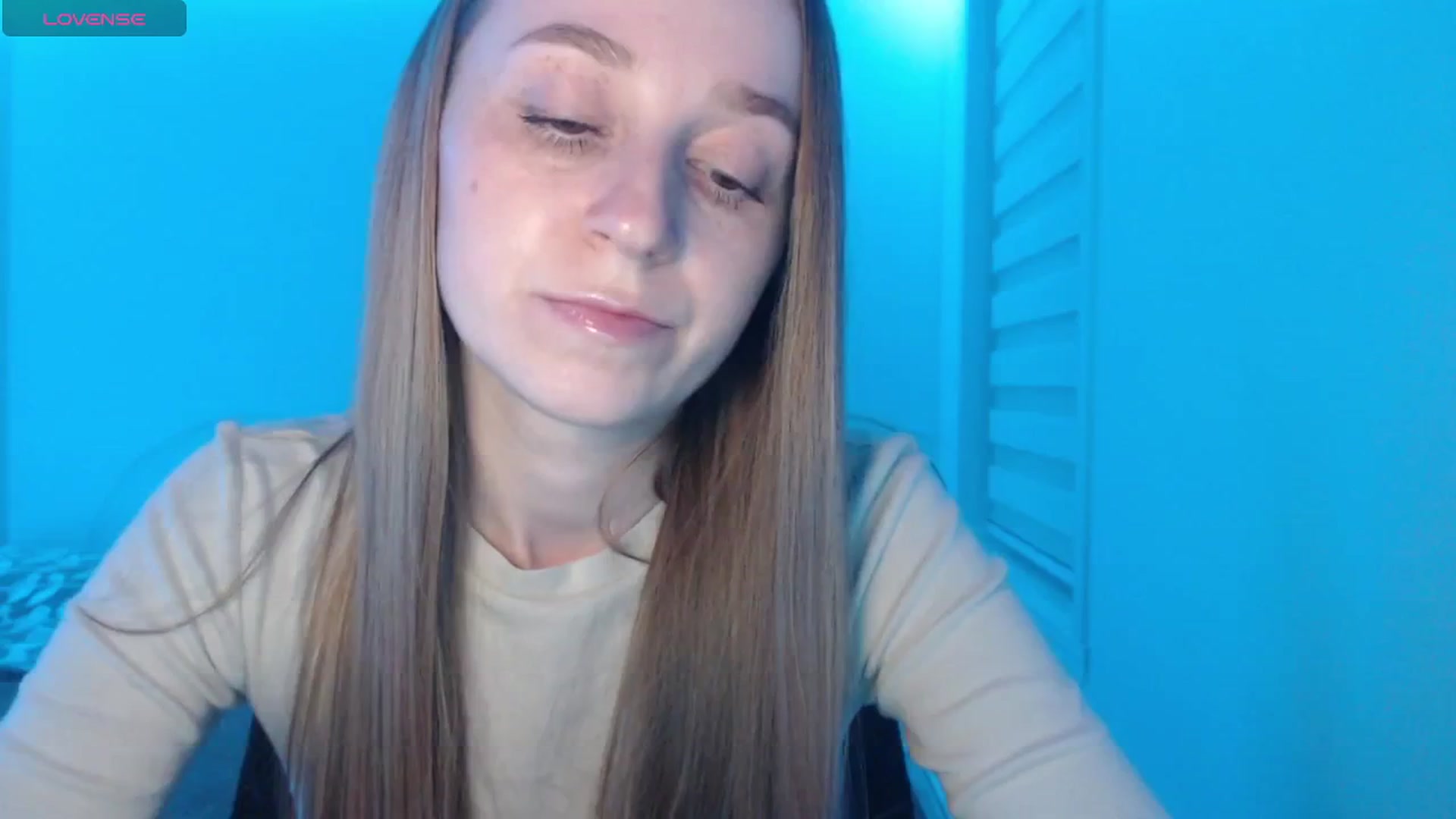 Gallery image thumbnail from PetitAnge_'s myfreecams stream on, 02/06/2026, 03:38 image 4 of 20