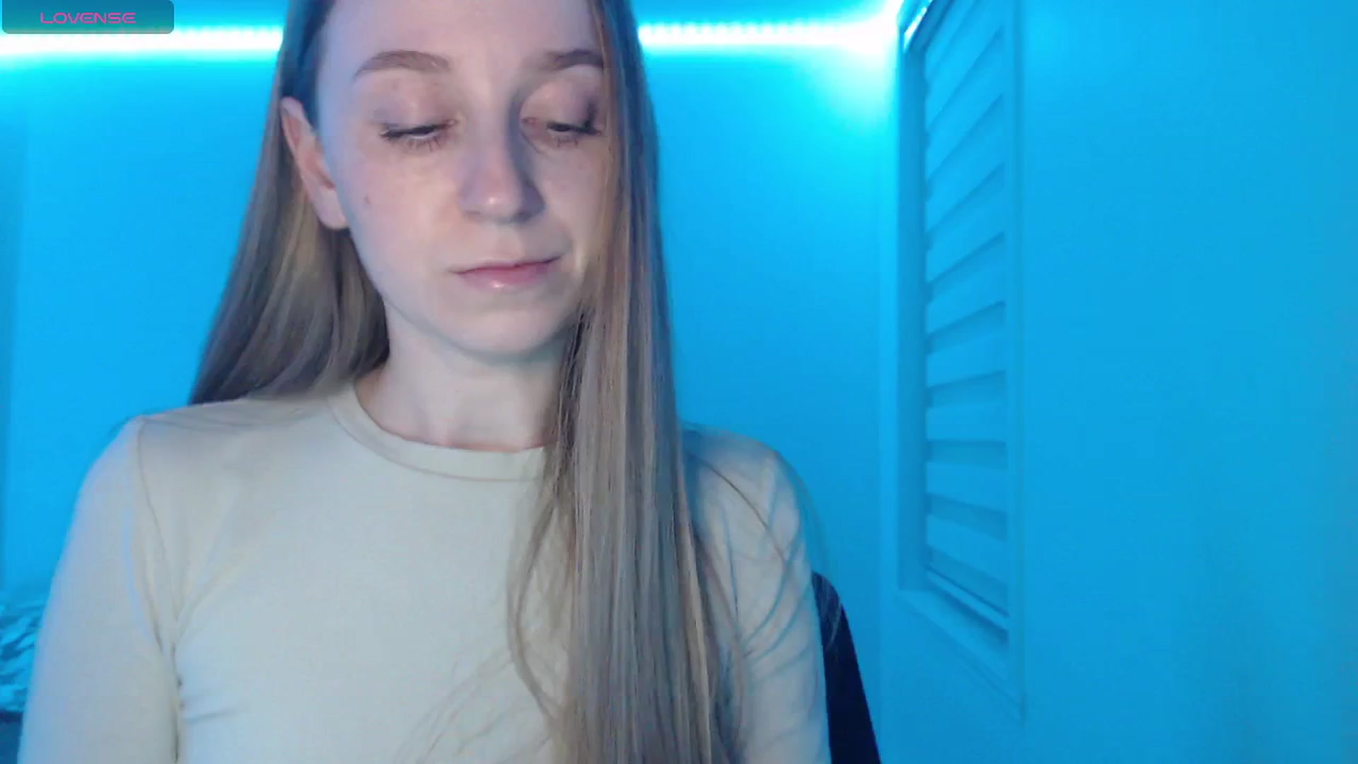 Gallery image thumbnail from PetitAnge_'s myfreecams stream on, 02/06/2026, 03:38 image 11 of 20