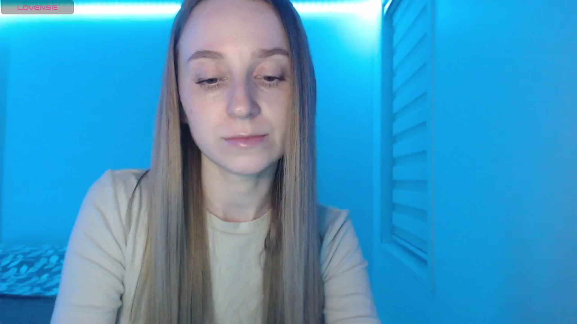 Gallery image thumbnail from PetitAnge_'s myfreecams stream on, 02/06/2026, 03:38 image 8 of 20