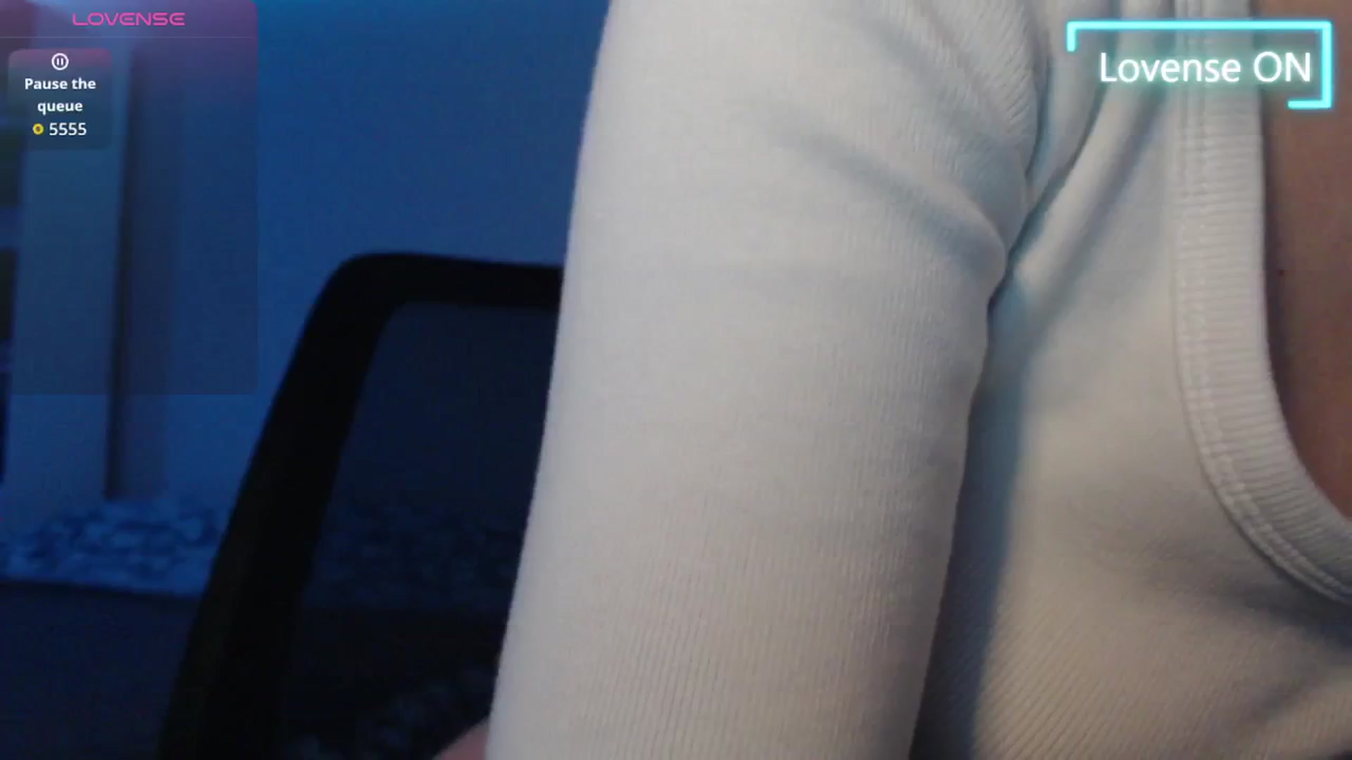 Gallery image thumbnail from PetitAnge_'s myfreecams stream on, 02/11/2026, 02:03 image 5 of 20