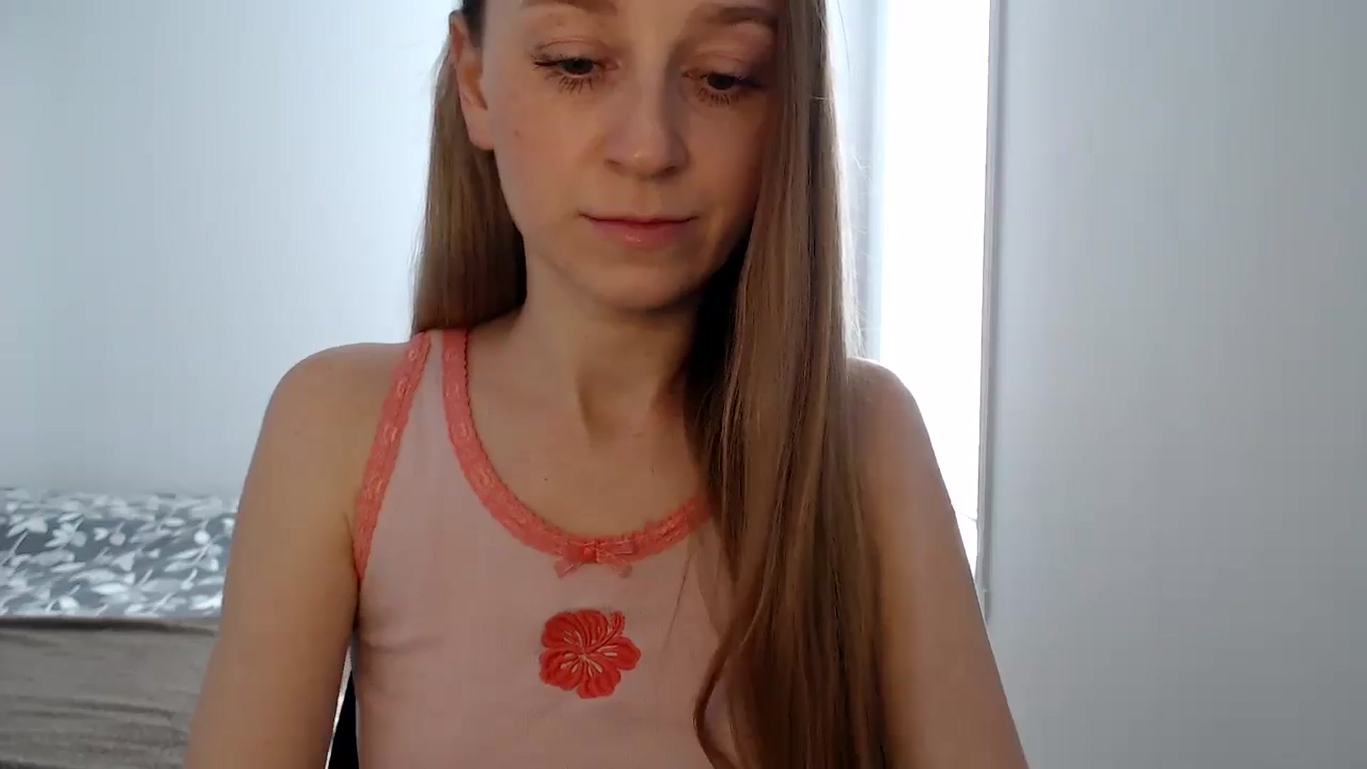 Gallery image thumbnail from PetitAnge_'s myfreecams stream on, 02/12/2026, 18:22 image 8 of 20