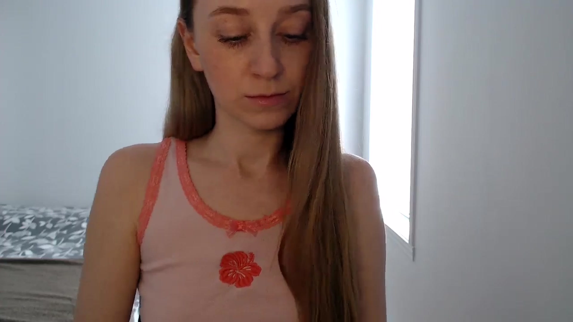 Gallery image thumbnail from PetitAnge_'s myfreecams stream on, 02/12/2026, 18:22 image 7 of 20