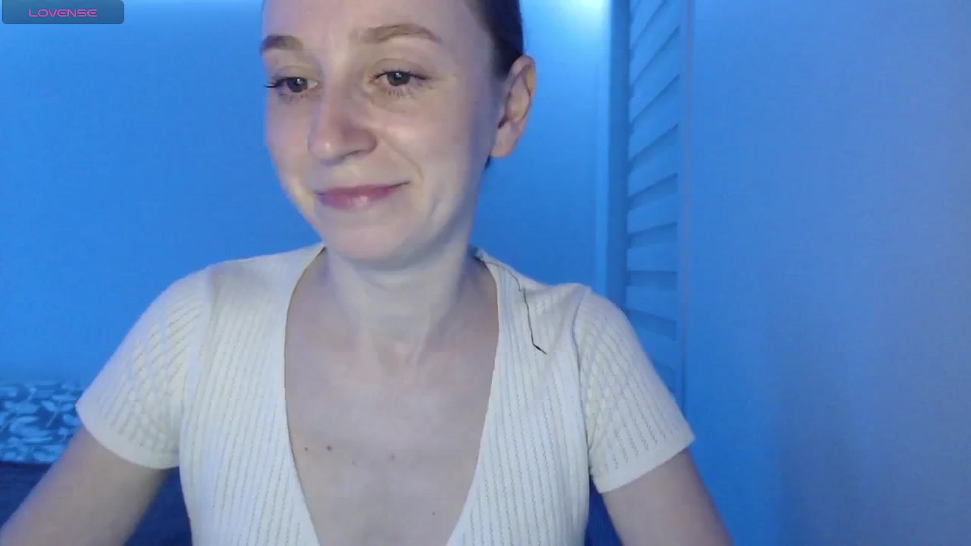 Gallery image thumbnail from PetitAnge_'s myfreecams stream on, 02/16/2026, 02:36 image 5 of 20