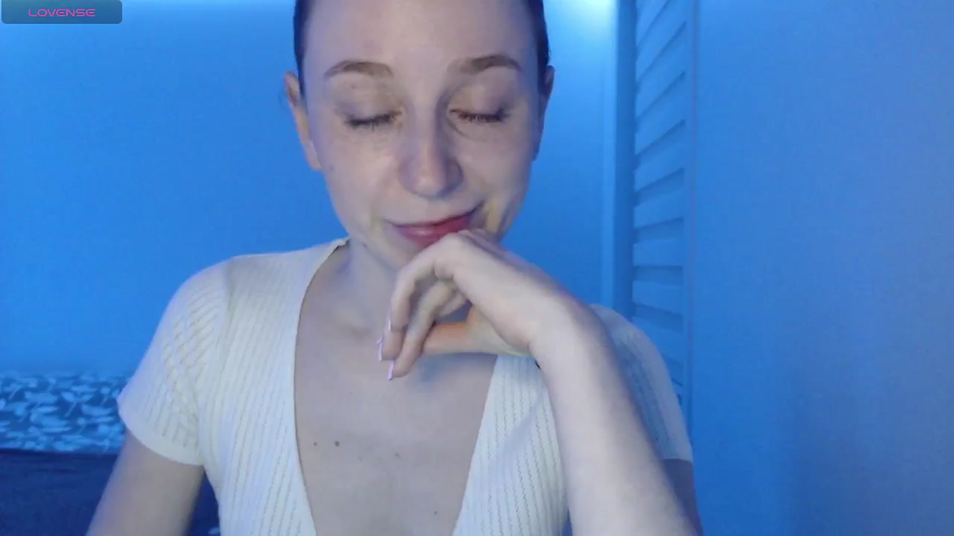 Gallery image thumbnail from PetitAnge_'s myfreecams stream on, 02/16/2026, 02:36 image 10 of 20