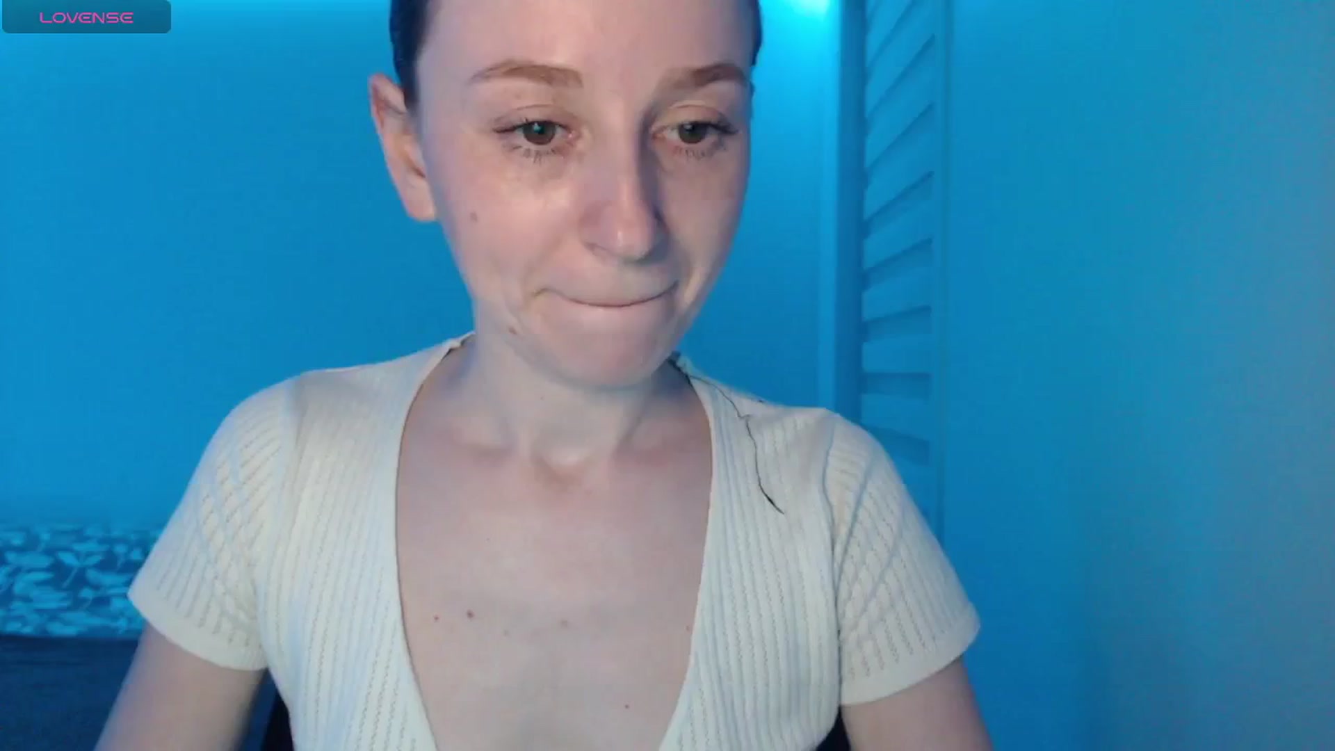 Gallery image thumbnail from PetitAnge_'s myfreecams stream on, 02/16/2026, 02:36 image 1 of 20