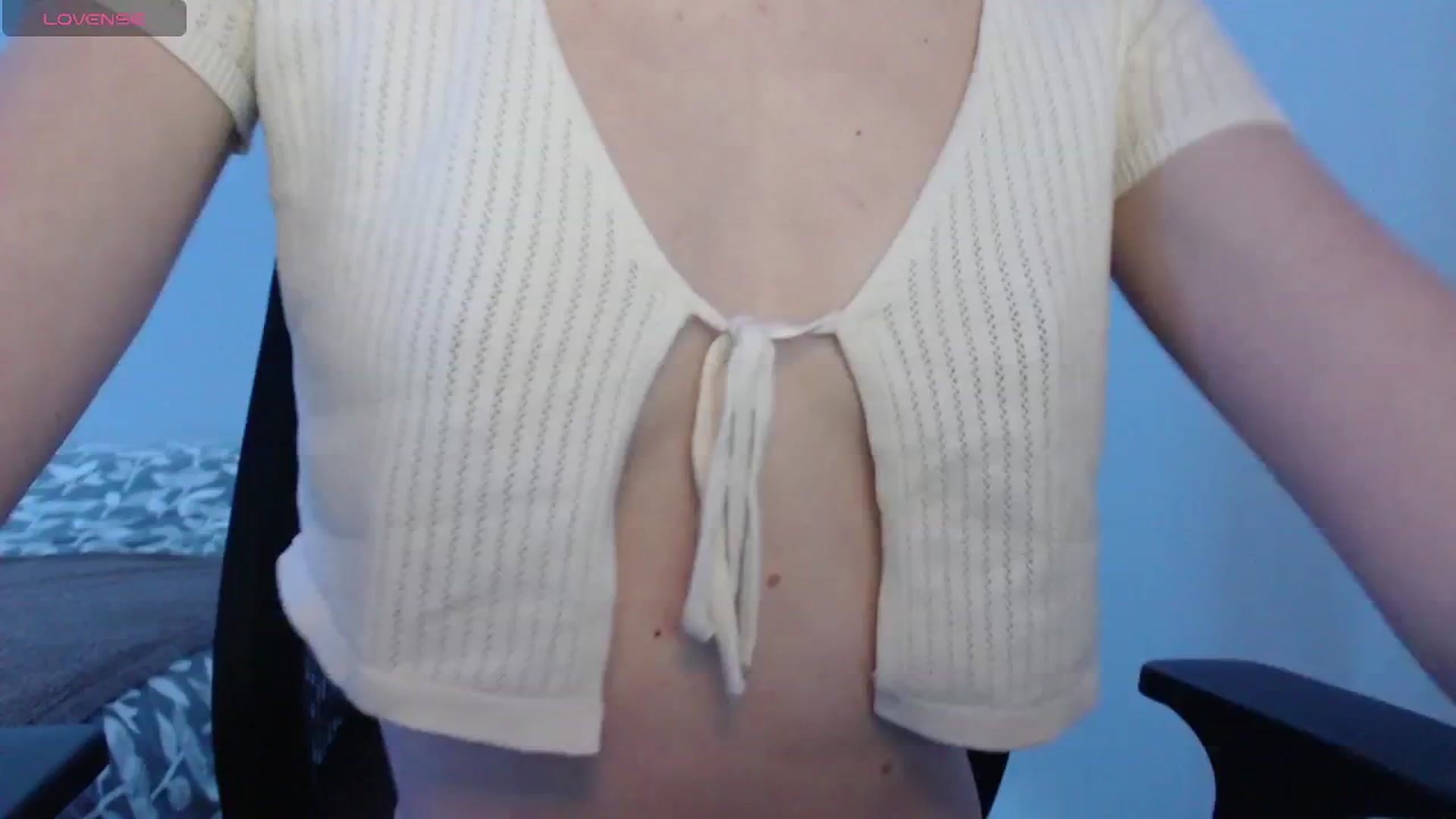 Gallery image thumbnail from PetitAnge_'s myfreecams stream on, 02/16/2026, 02:36 image 19 of 20