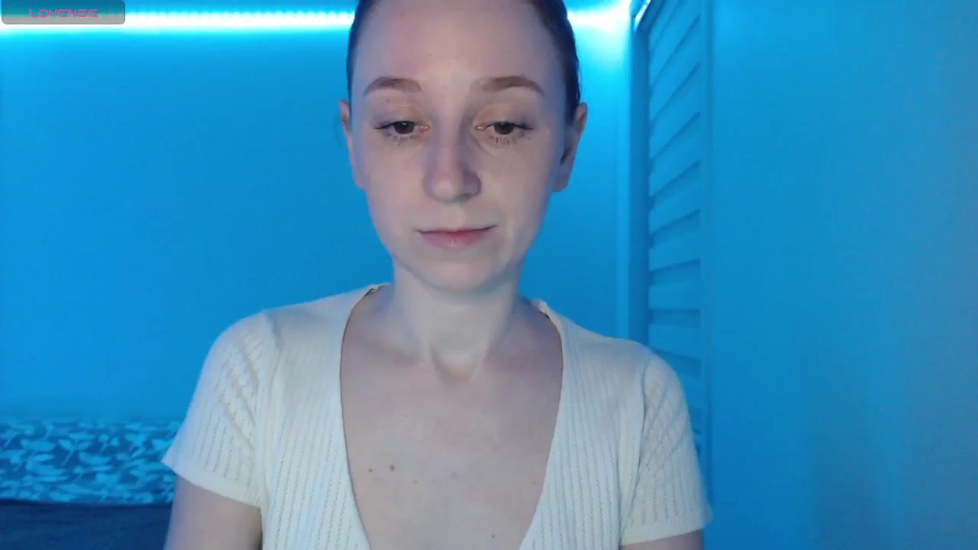 Gallery image thumbnail from PetitAnge_'s myfreecams stream on, 02/16/2026, 02:36 image 12 of 20