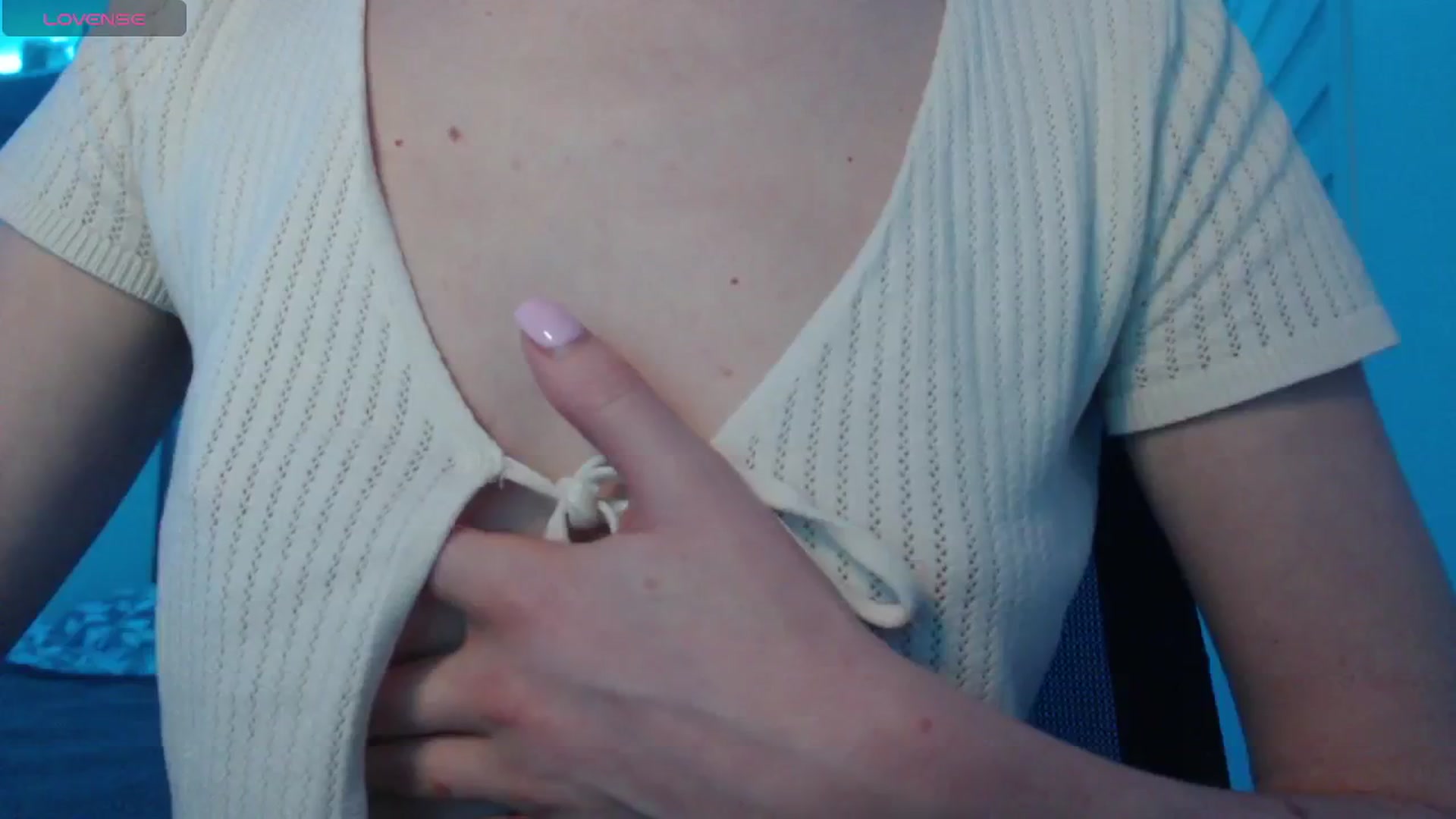 Gallery image thumbnail from PetitAnge_'s myfreecams stream on, 02/16/2026, 03:22 image 10 of 20