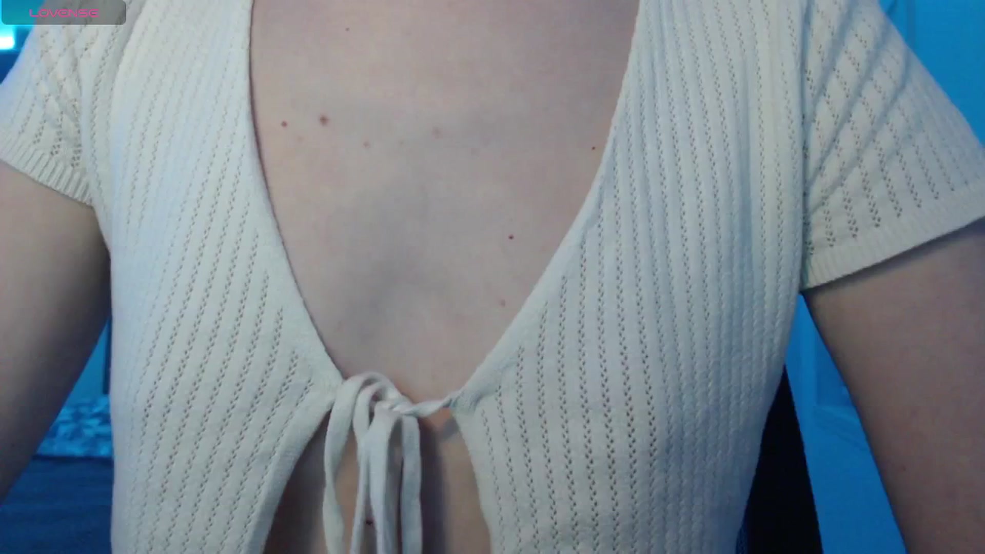 Gallery image thumbnail from PetitAnge_'s myfreecams stream on, 02/16/2026, 03:22 image 6 of 20