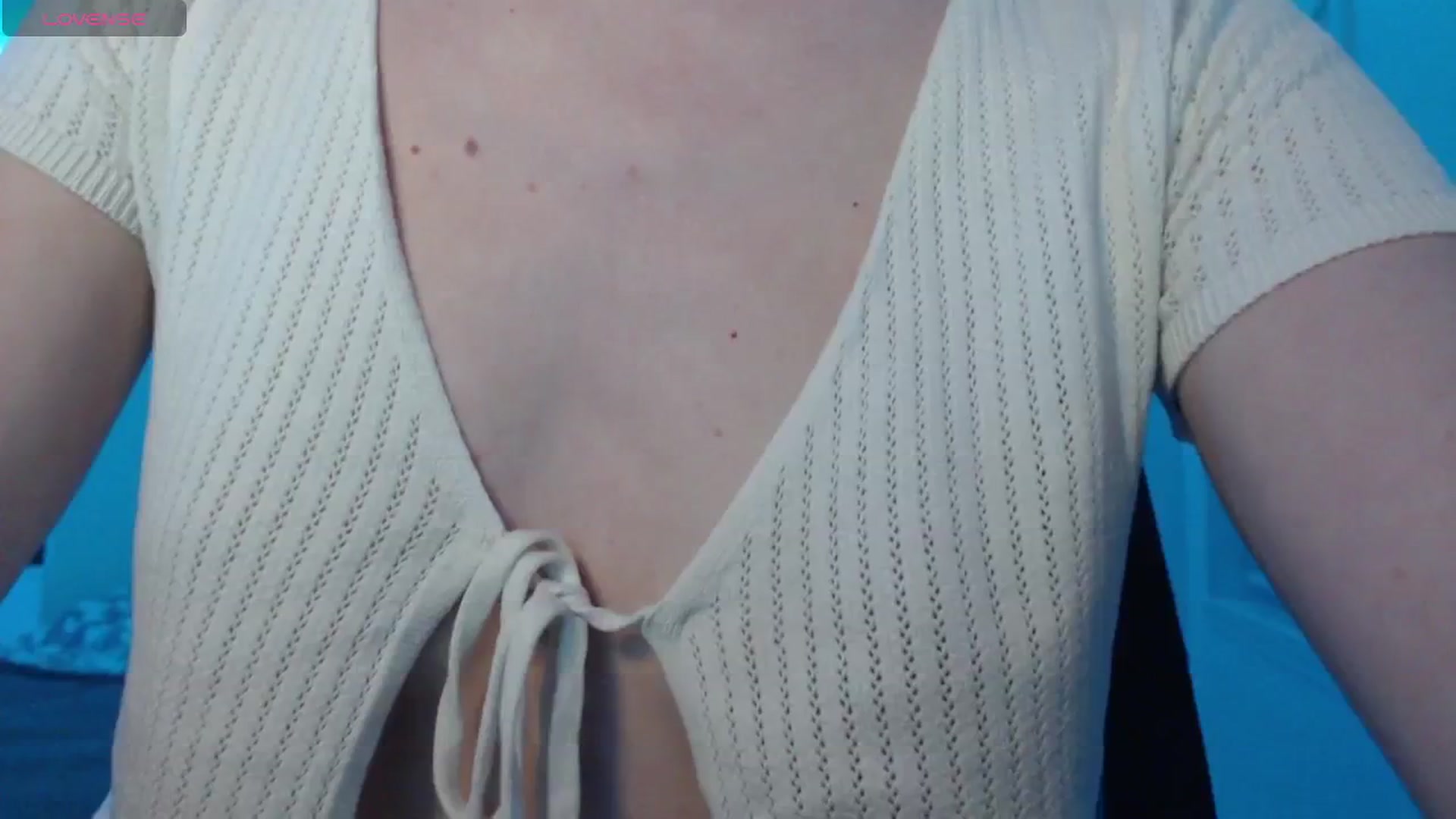 Gallery image thumbnail from PetitAnge_'s myfreecams stream on, 02/16/2026, 03:22 image 4 of 20