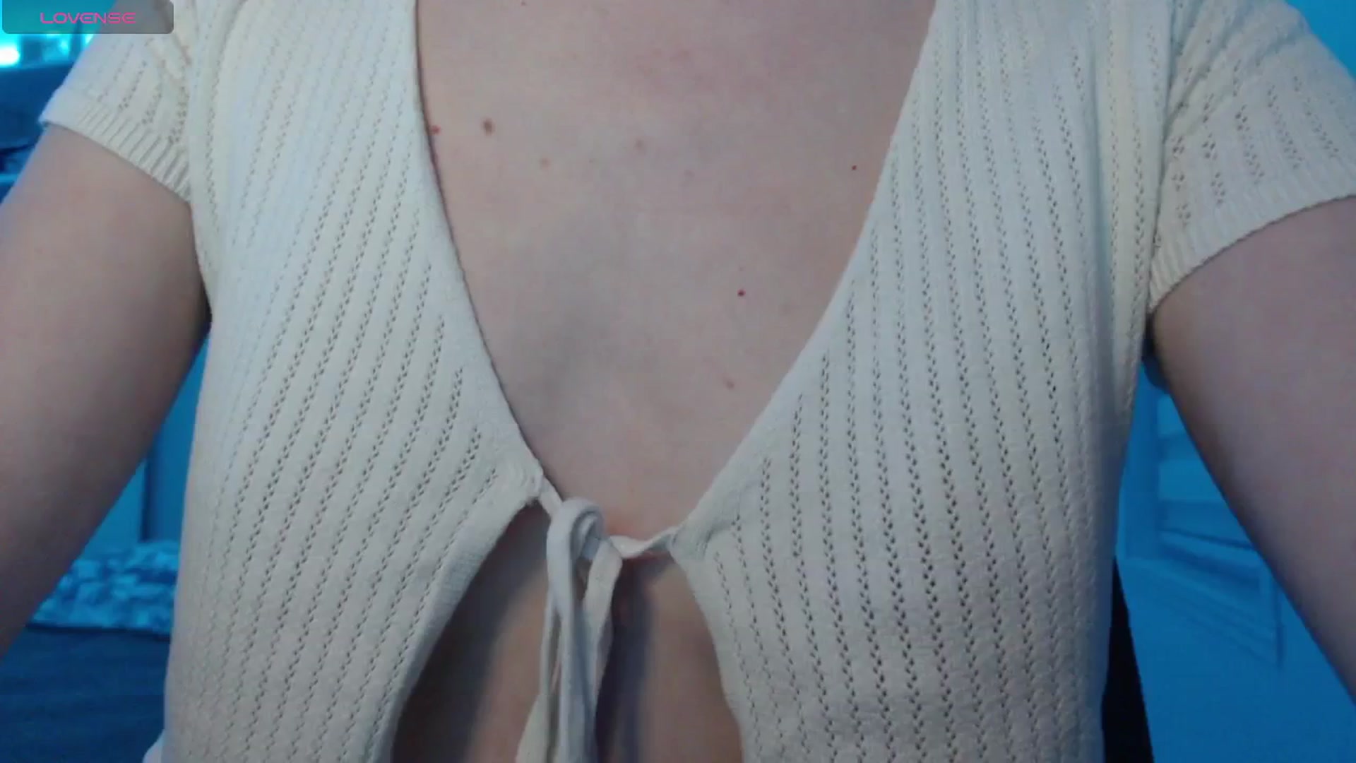 Gallery image thumbnail from PetitAnge_'s myfreecams stream on, 02/16/2026, 03:22 image 11 of 20