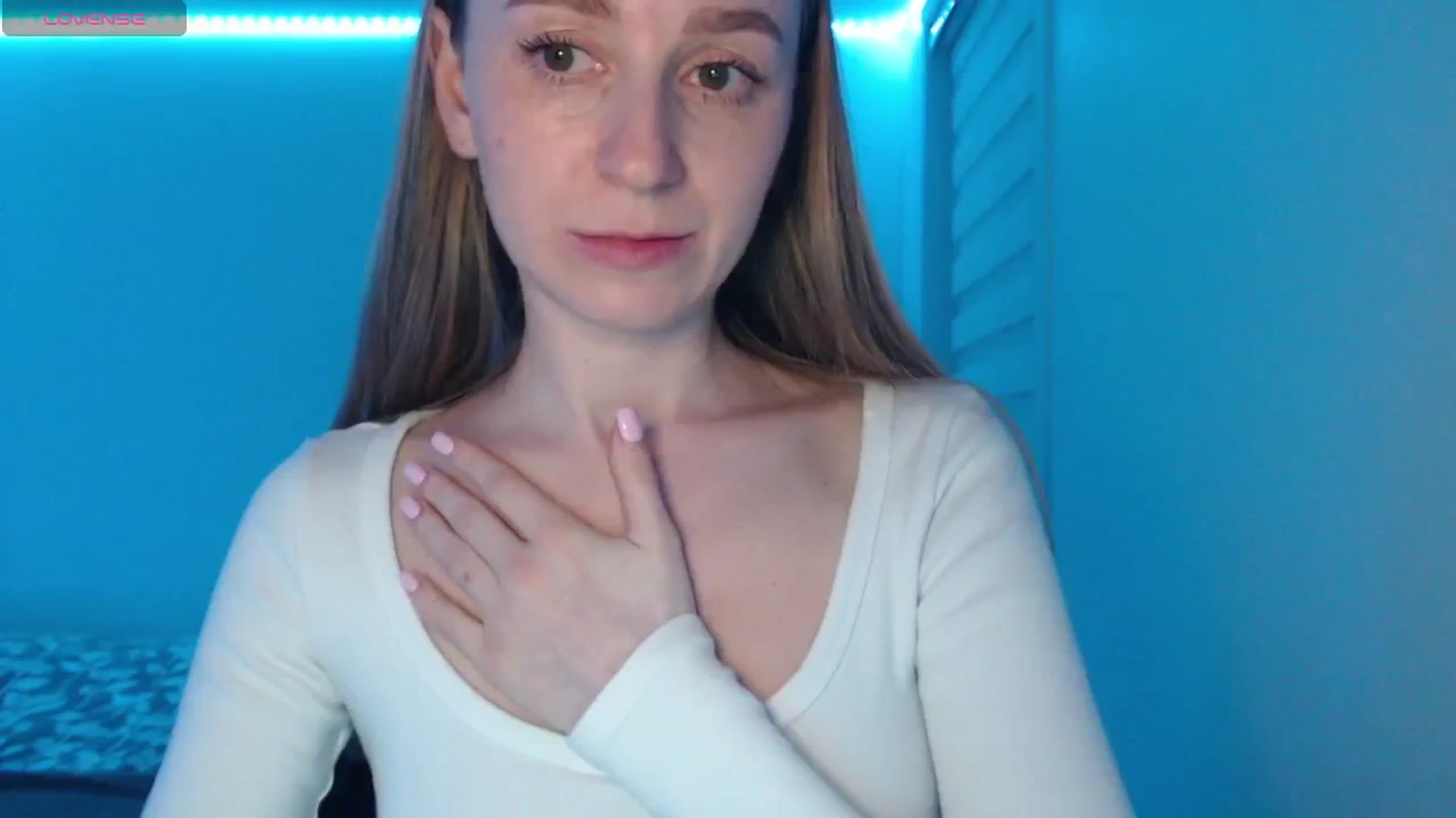 Gallery image thumbnail from PetitAnge_'s myfreecams stream on, 02/18/2026, 01:11 image 17 of 20