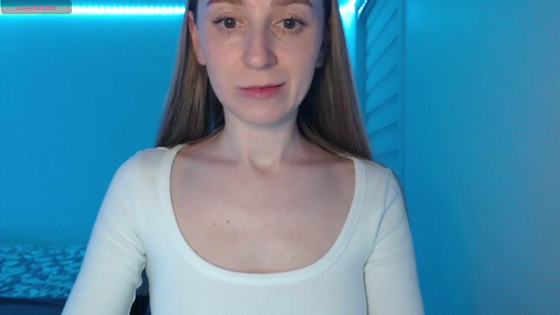 Gallery image thumbnail from PetitAnge_'s myfreecams stream on, 02/18/2026, 01:11 image 14 of 20