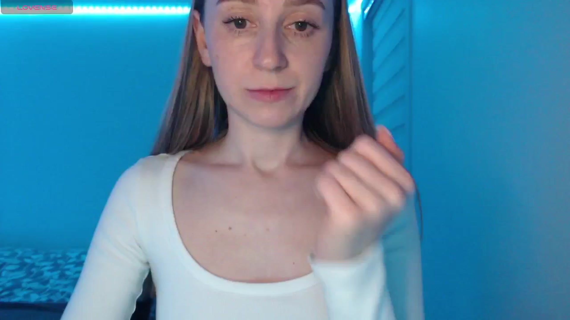 Gallery image thumbnail from PetitAnge_'s myfreecams stream on, 02/18/2026, 01:11 image 18 of 20
