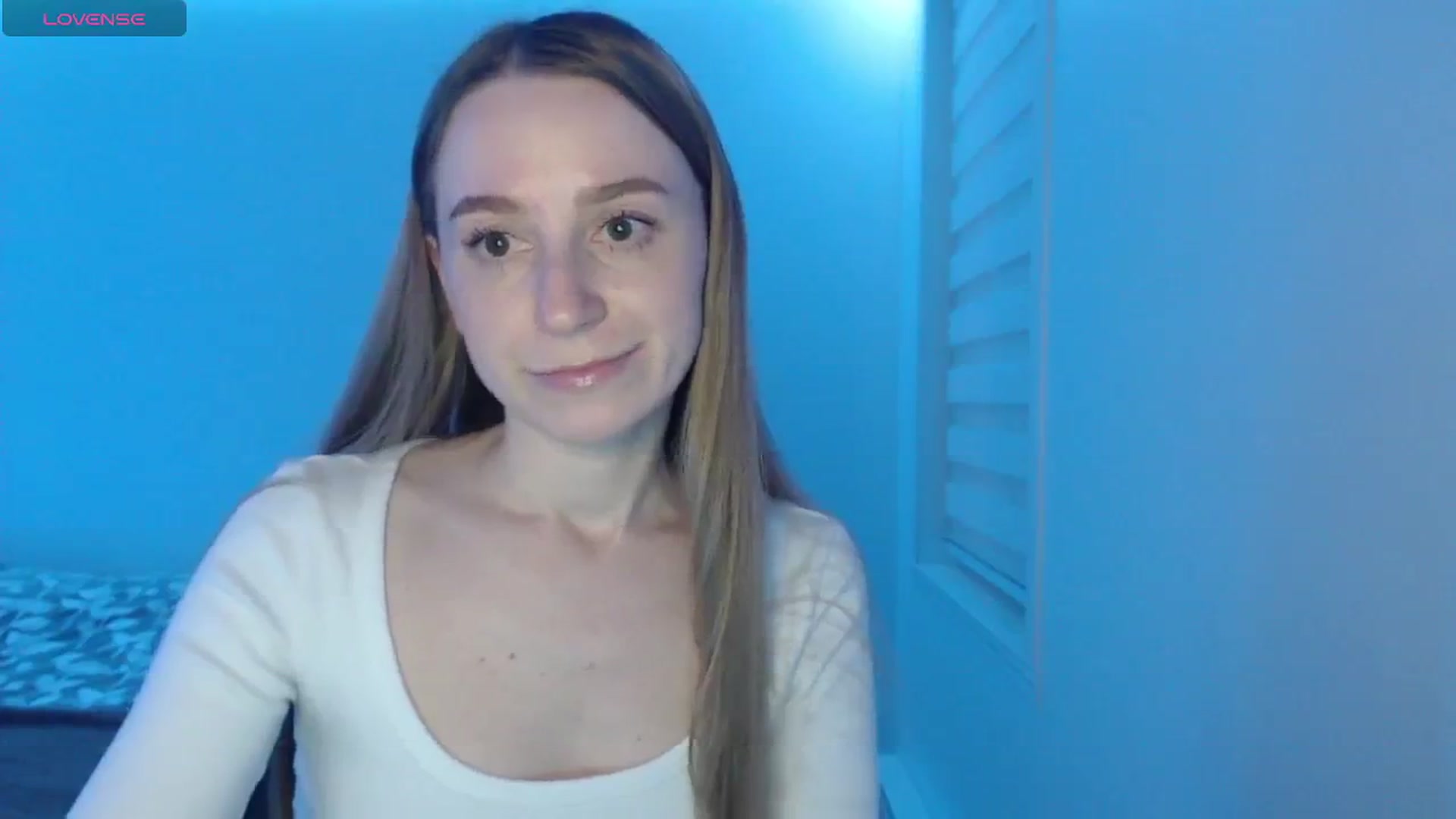 Gallery image thumbnail from PetitAnge_'s myfreecams stream on, 02/18/2026, 03:18 image 5 of 20