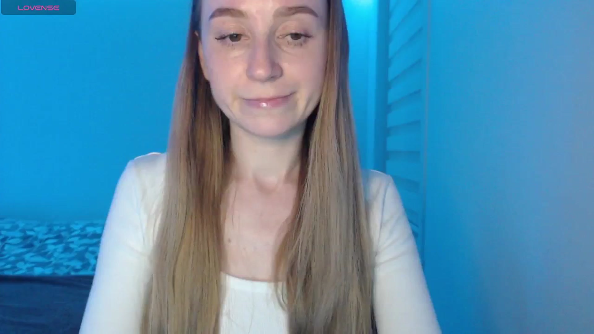 Gallery image thumbnail from PetitAnge_'s myfreecams stream on, 02/18/2026, 03:18 image 1 of 20