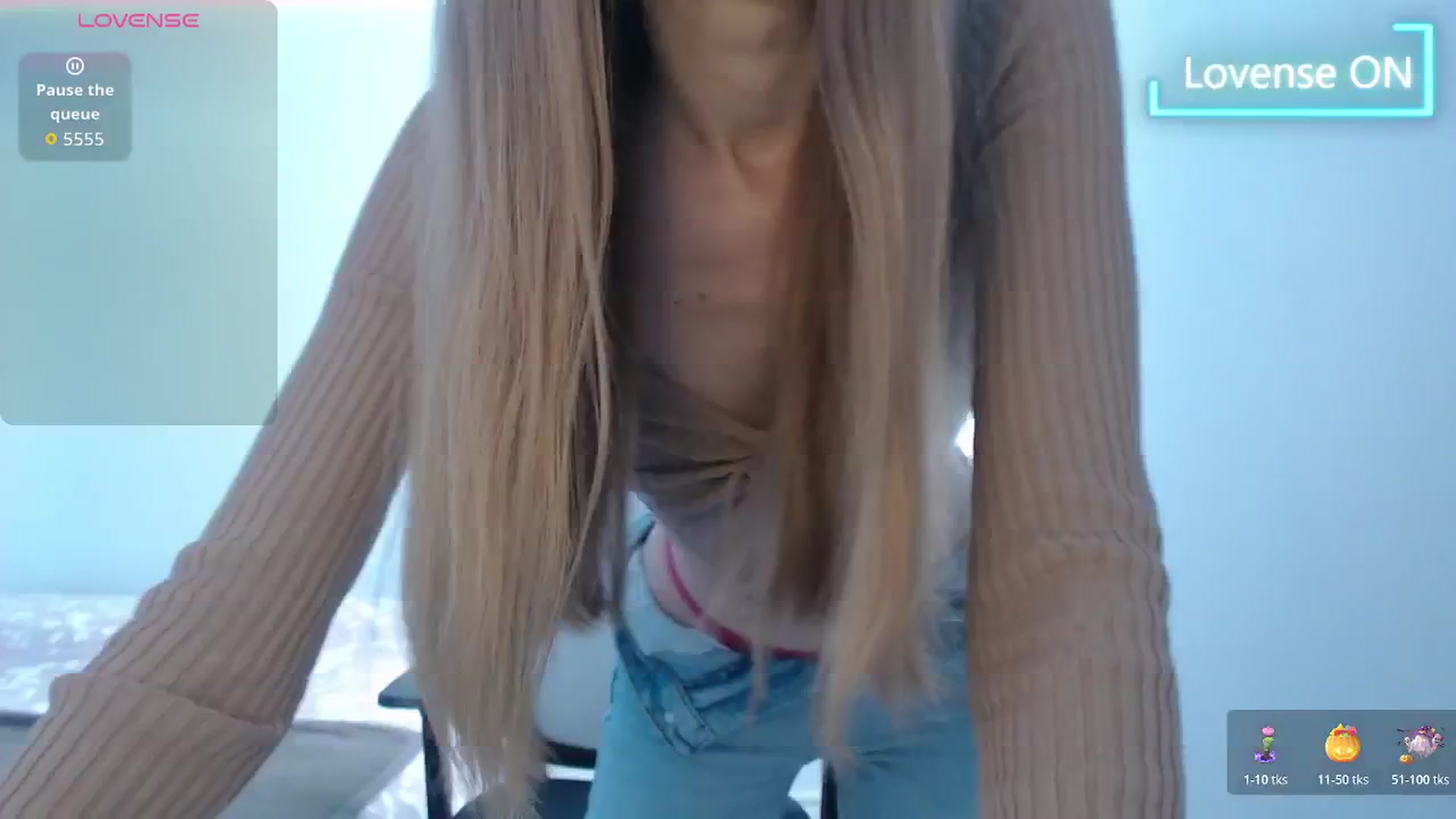 Gallery image thumbnail from PetitAnge_'s myfreecams stream on, 03/12/2026, 17:19 image 6 of 20