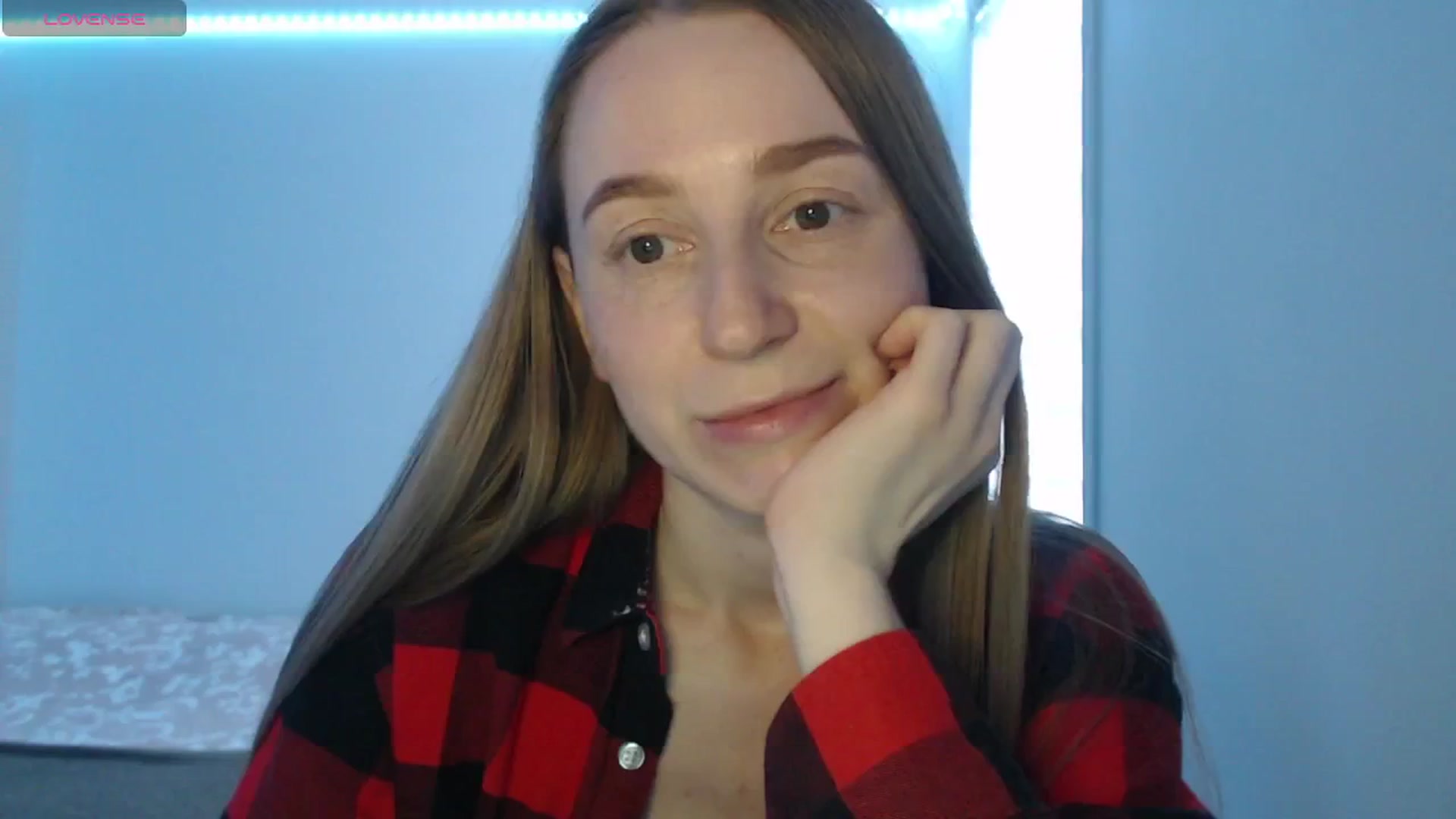 Gallery image thumbnail from PetitAnge_'s myfreecams stream on, 03/16/2026, 20:20 image 17 of 20