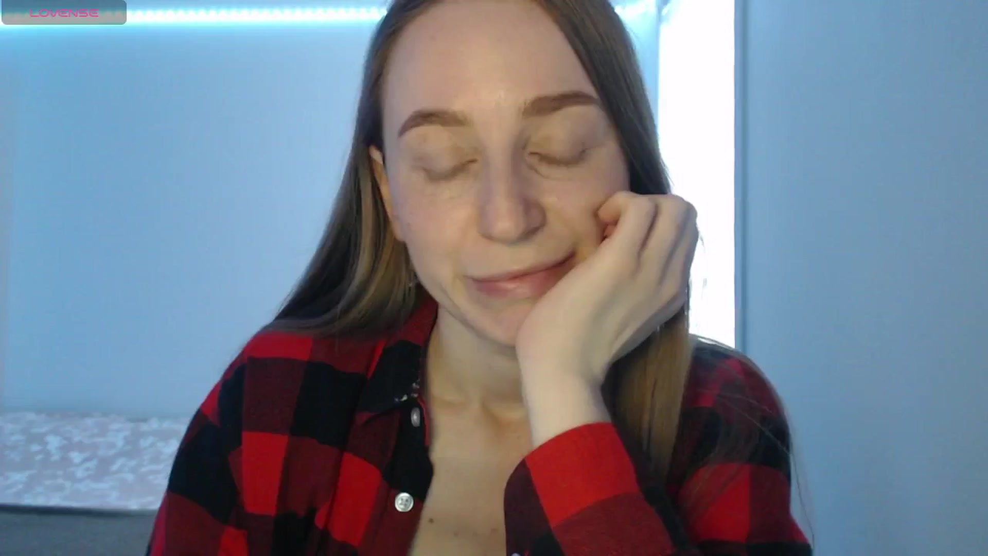 Gallery image thumbnail from PetitAnge_'s myfreecams stream on, 03/16/2026, 20:20 image 16 of 20