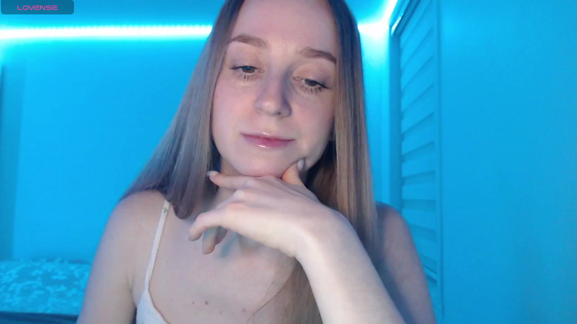 Gallery image thumbnail from PetitAnge_'s myfreecams stream on, 04/14/2026, 24:06 image 7 of 20