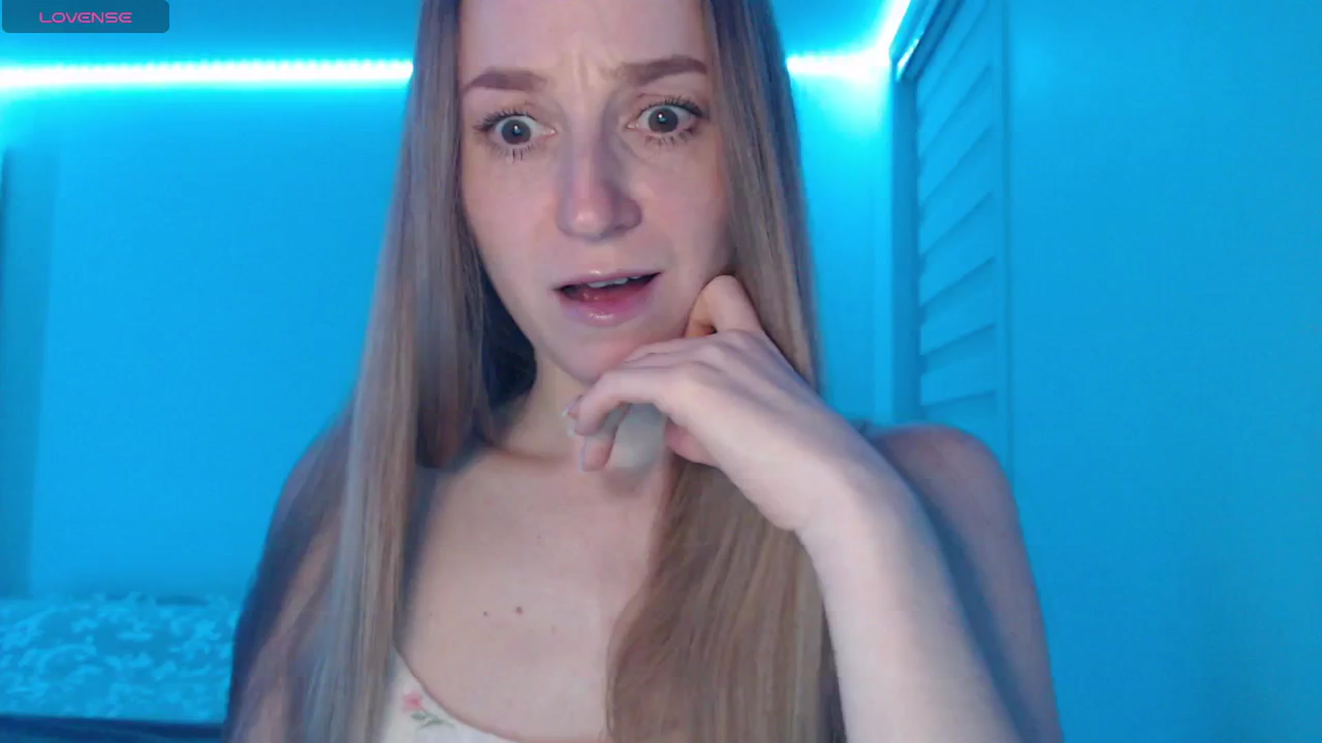 Gallery image thumbnail from PetitAnge_'s myfreecams stream on, 04/14/2026, 24:06 image 1 of 20