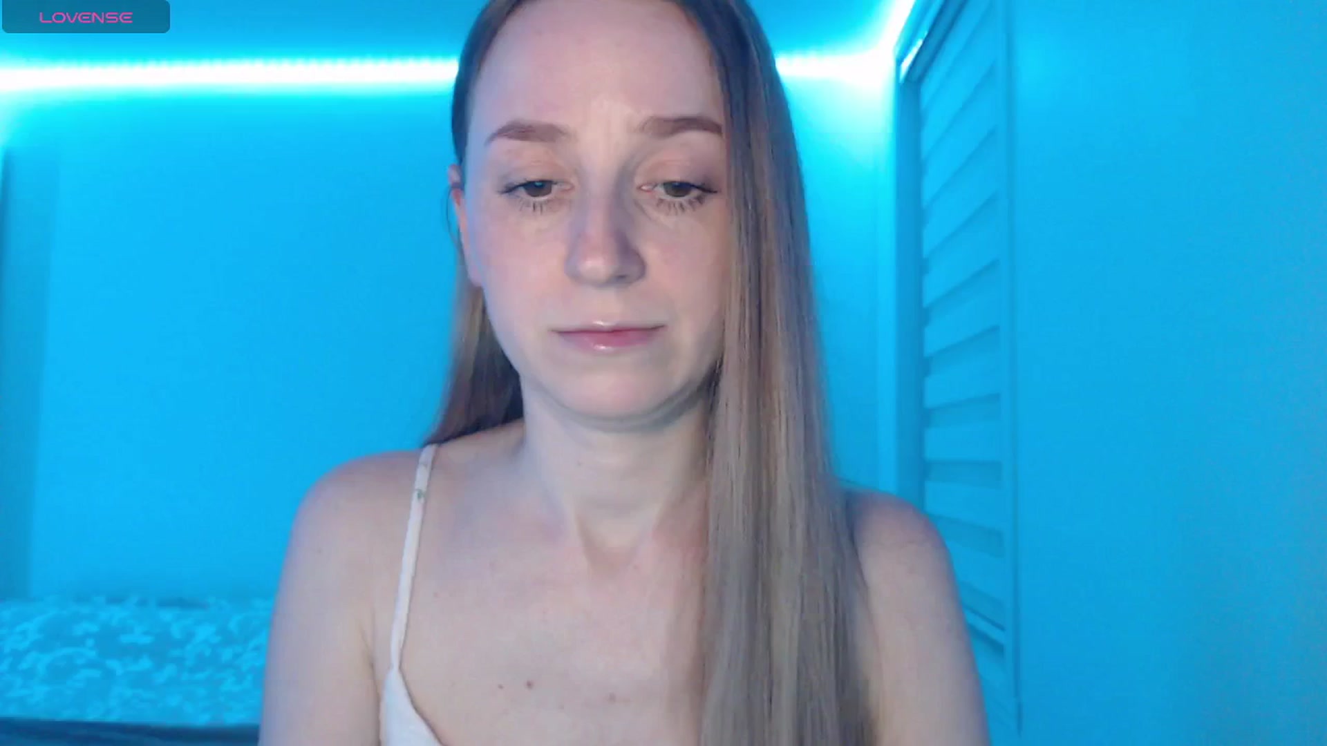 Gallery image thumbnail from PetitAnge_'s myfreecams stream on, 04/14/2026, 24:06 image 10 of 20