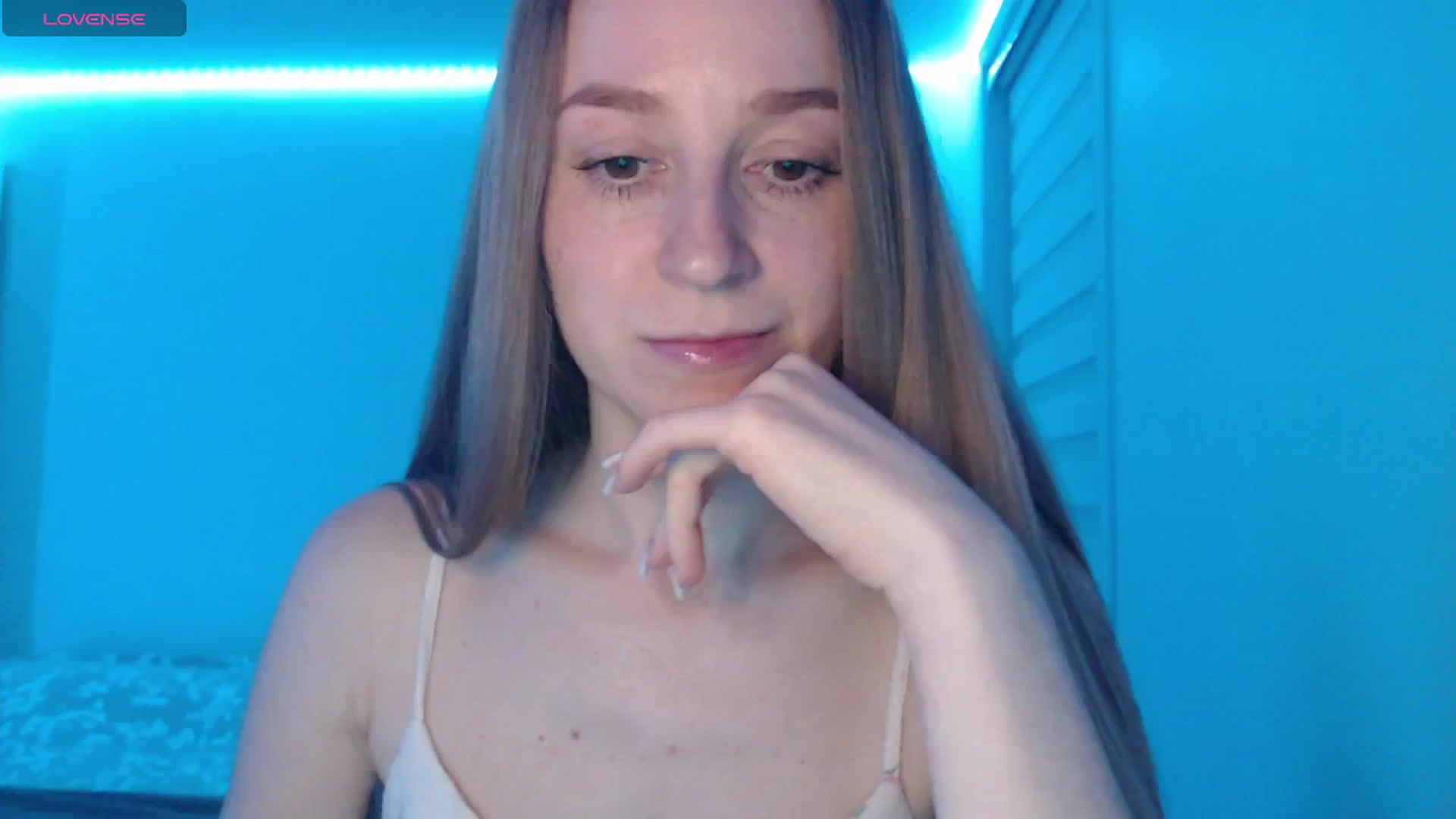 Gallery image thumbnail from PetitAnge_'s myfreecams stream on, 04/14/2026, 24:06 image 3 of 20