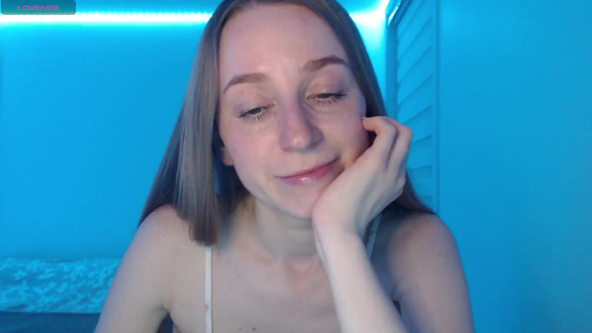 Gallery image thumbnail from PetitAnge_'s myfreecams stream on, 04/14/2026, 02:27 image 1 of 20