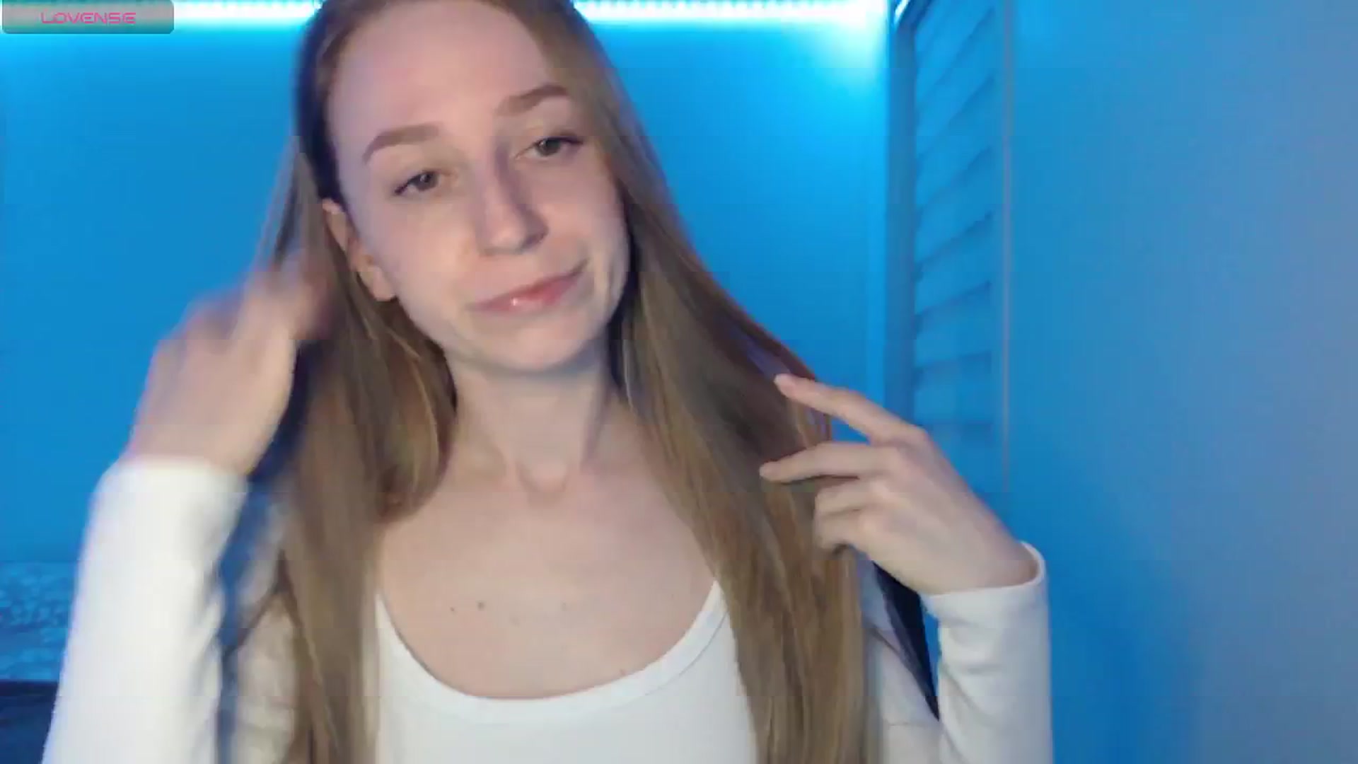Gallery image thumbnail from PetitAnge_'s myfreecams stream on, 04/17/2026, 24:31 image 20 of 20